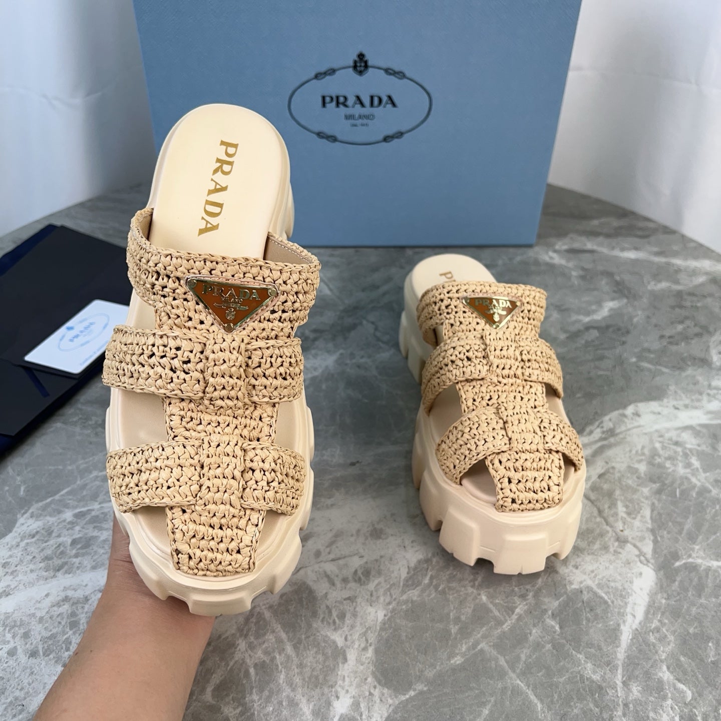 PRADA 25S MONOLITH RUBBER MULES IN BEIGE RAFFIA AND LAMBSKIN - 35