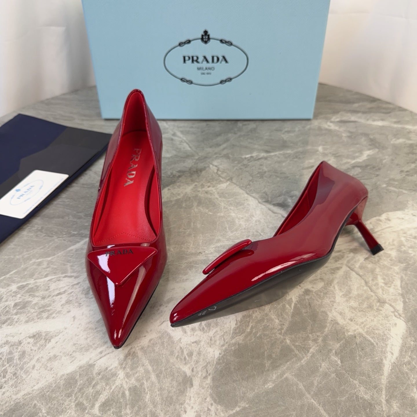 PRADA 25S POINTED-TOE HIGH HEELS 55 MM IN DARK RED GLOSSY LAMBSKIN - 34