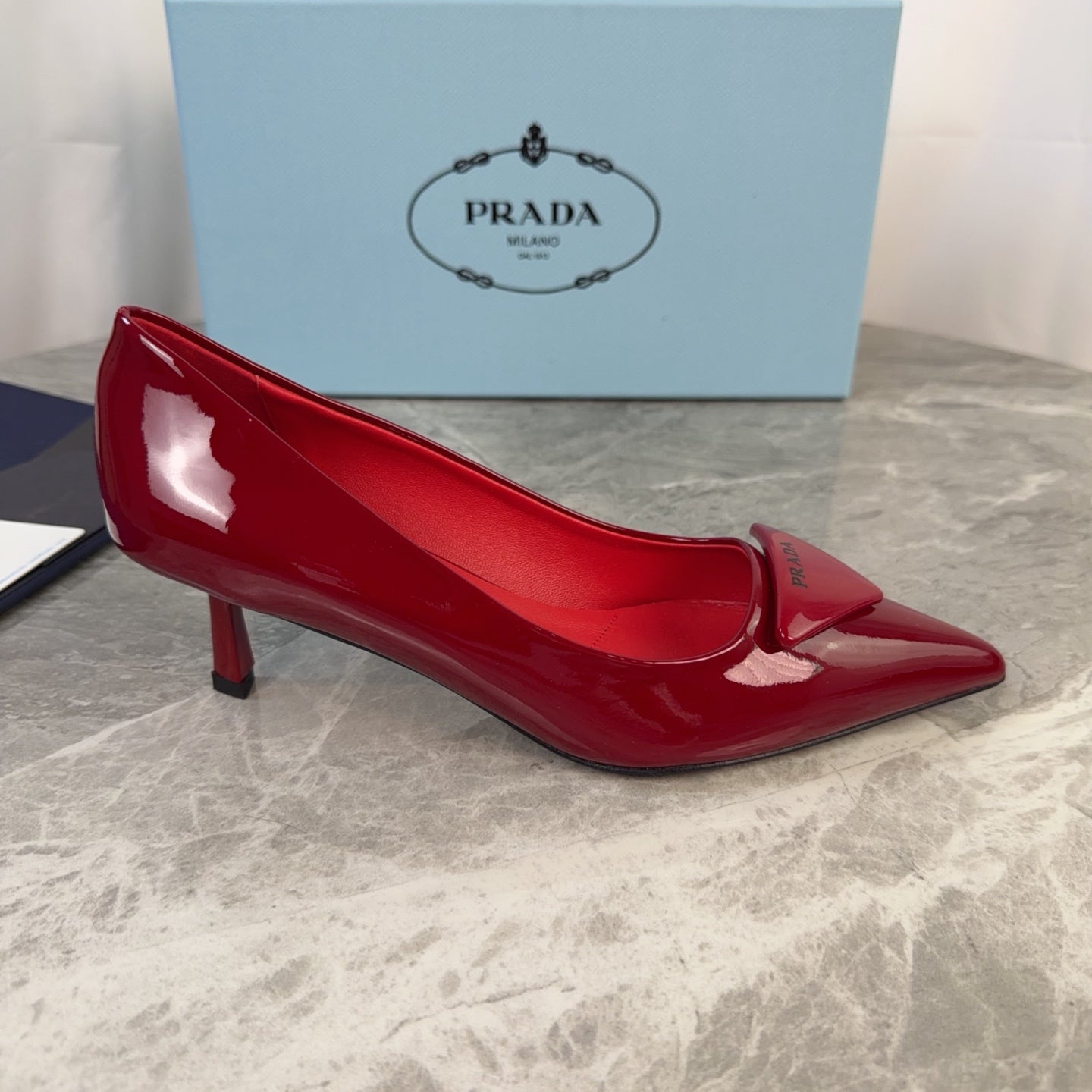 PRADA 25S POINTED-TOE HIGH HEELS 55 MM IN DARK RED GLOSSY LAMBSKIN - 34