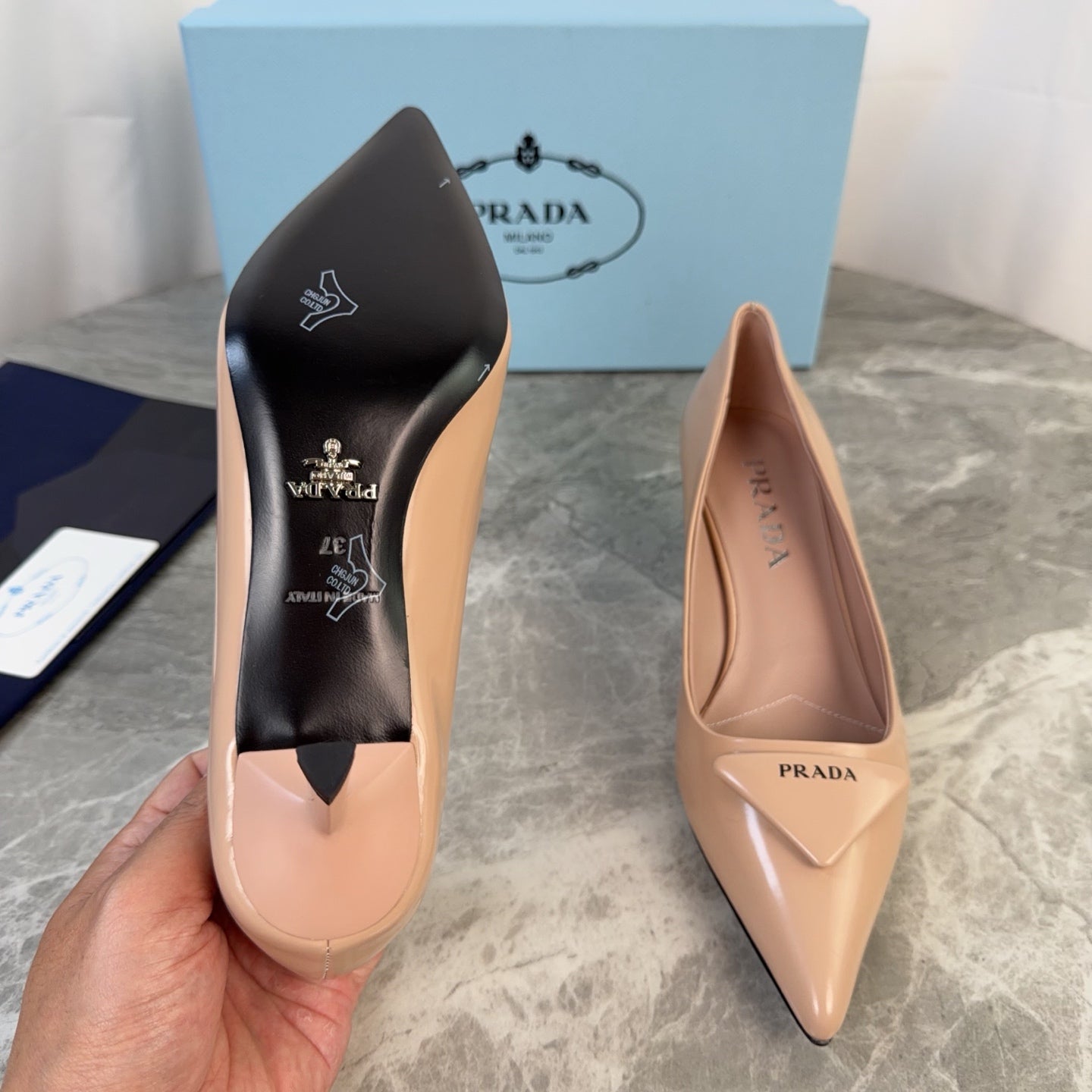 PRADA 25S POINTED-TOE HIGH HEELS 55 MM IN WARM BEIGE LAMBSKIN - 34