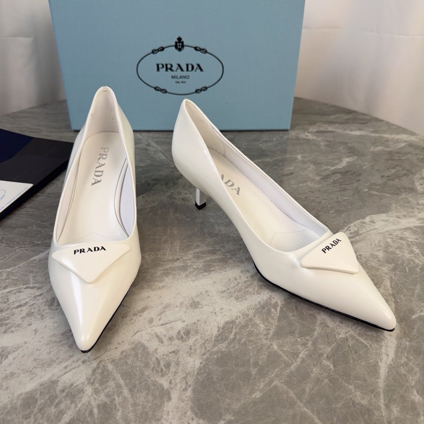 PRADA 25S POINTED-TOE HIGH HEELS 55 MM IN WHITE GLOSSY LAMBSKIN - 34