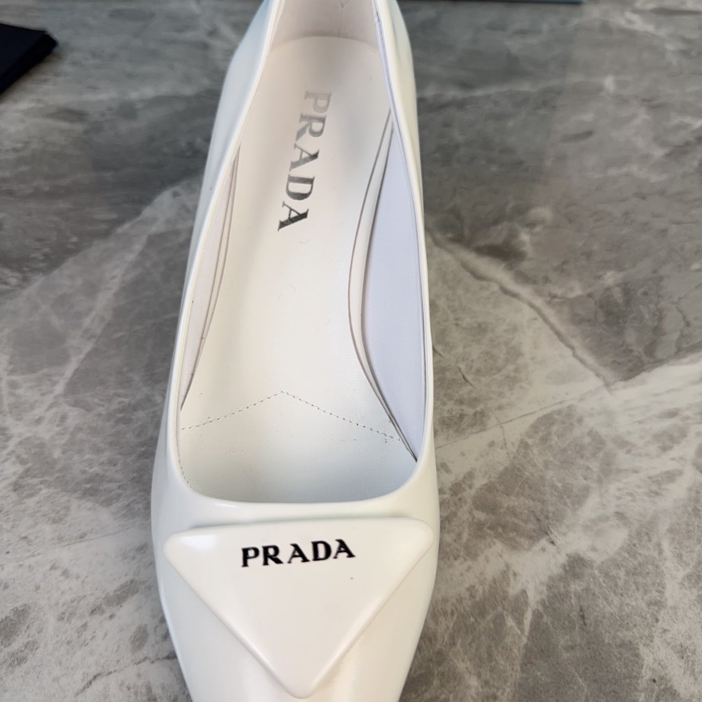PRADA 25S POINTED-TOE HIGH HEELS 55 MM IN WHITE GLOSSY LAMBSKIN - 34