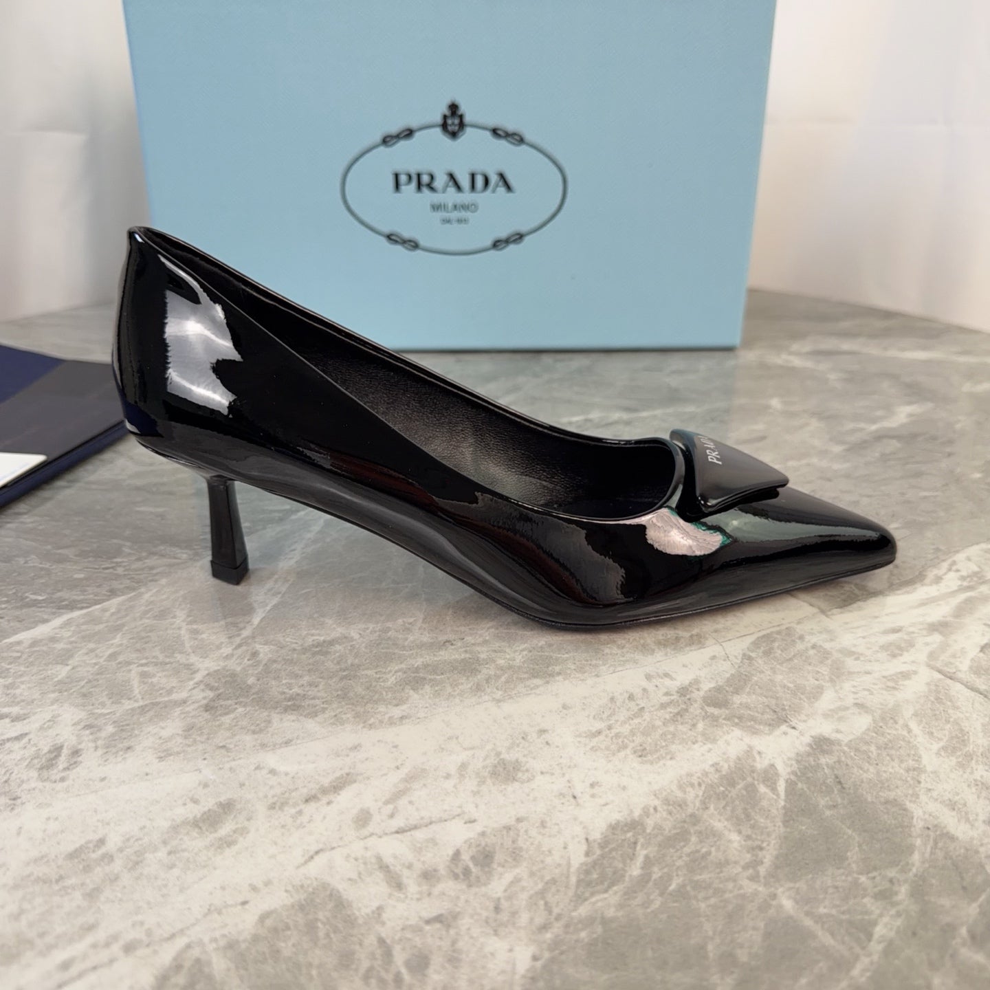 PRADA 25S POINTED-TOE HIGH HEELS 55 MM IN BLACK GLOSSY LAMBSKIN - 34