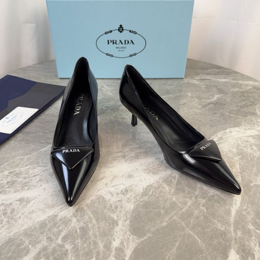 PRADA 25S ЗАГОСТРЕНІ ТУФЛІ-ЧОВНИКИ НА КАБЛУКУ 55 ММ З ЧОРНОЇ ОВЕЧОЇ ШКІРИ - 34