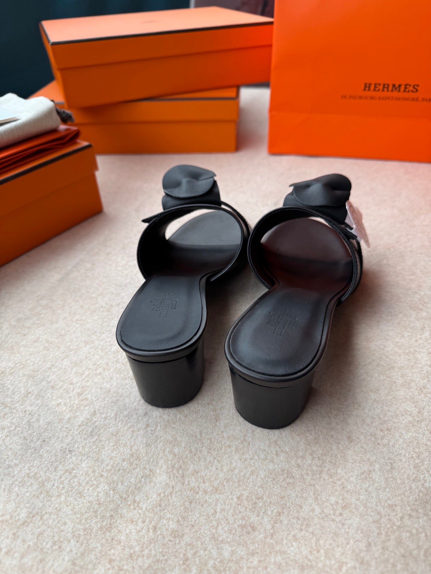 HIGH MULES IN BLACK CALFSKIN - 34