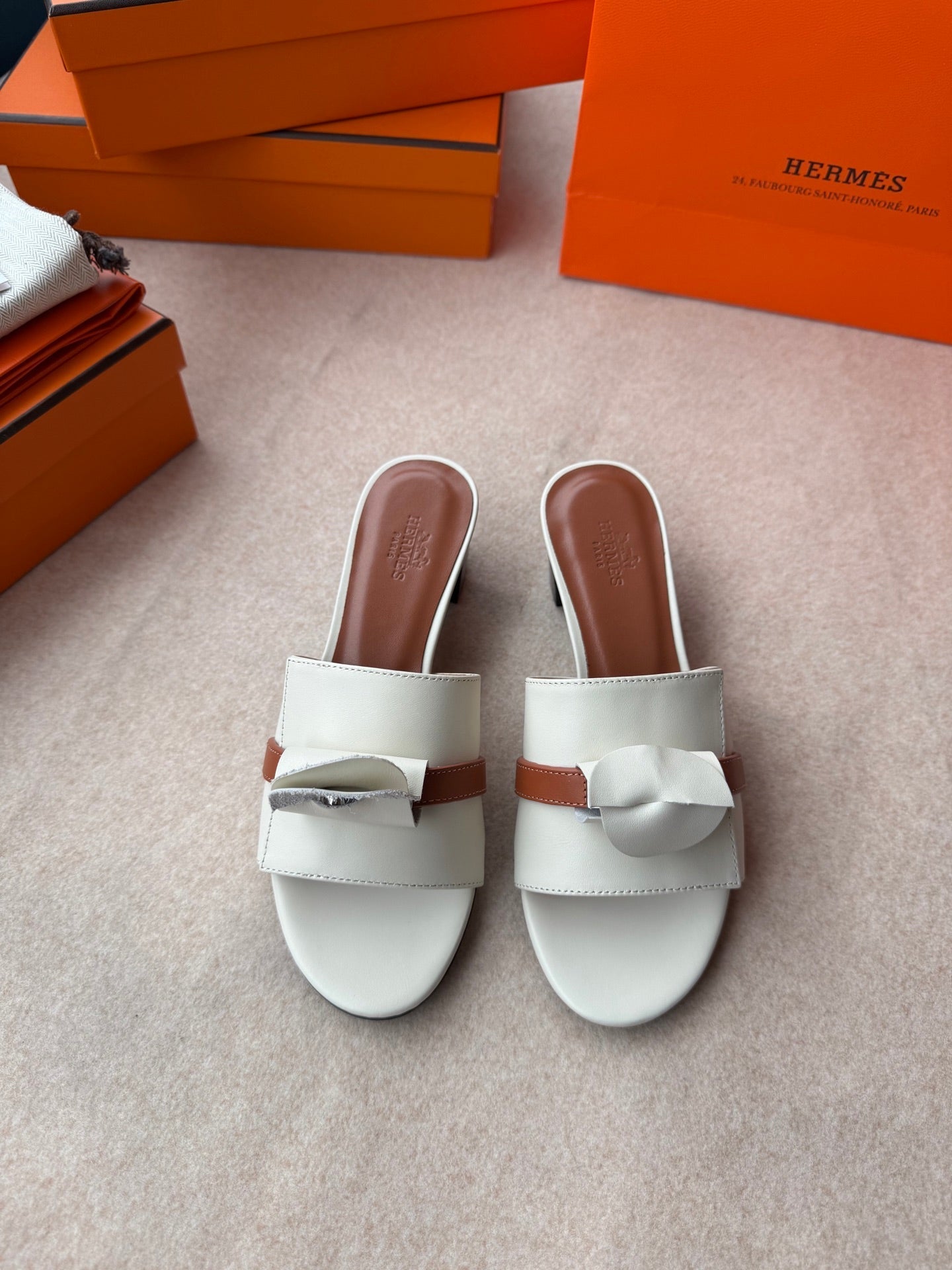 HIGH MULES IN WHITE CALFSKIN - 34