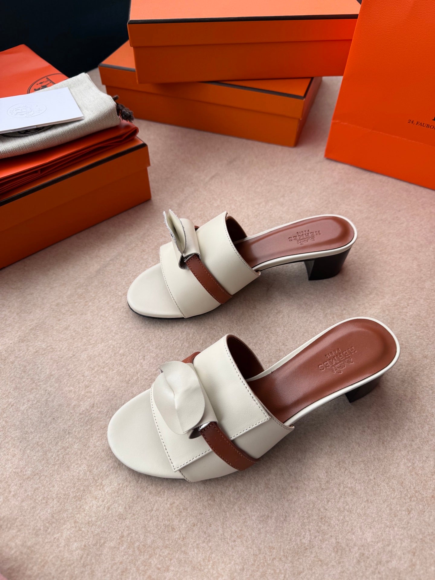 HIGH MULES IN WHITE CALFSKIN - 34