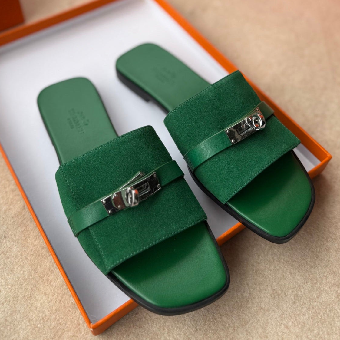 0RAN SANDALS IN EMERALD GREEN CALFSKIN - 34