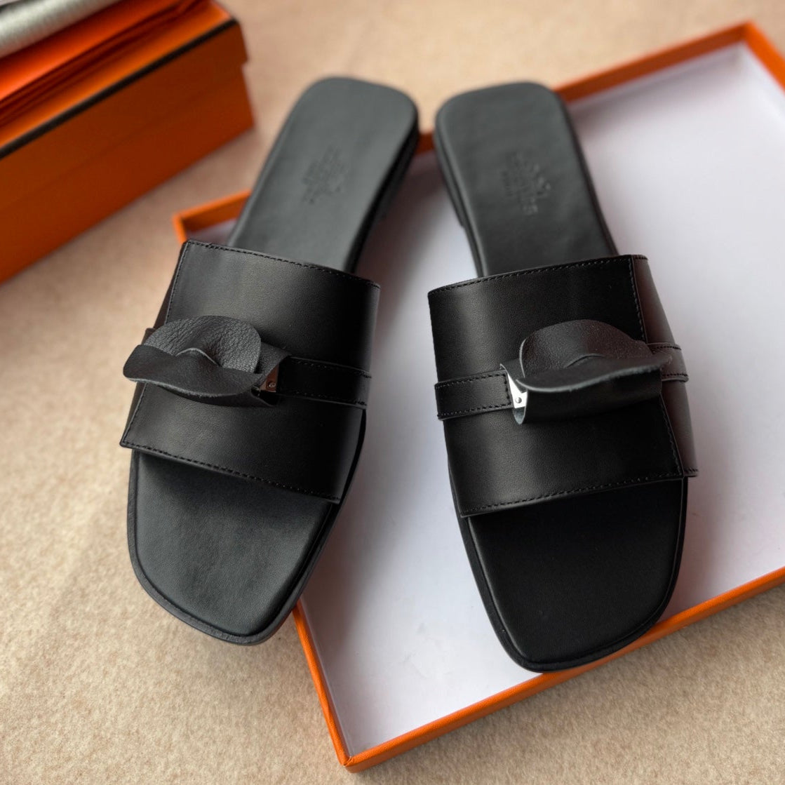 0RAN SANDALS IN BLACK CALFSKIN - 34