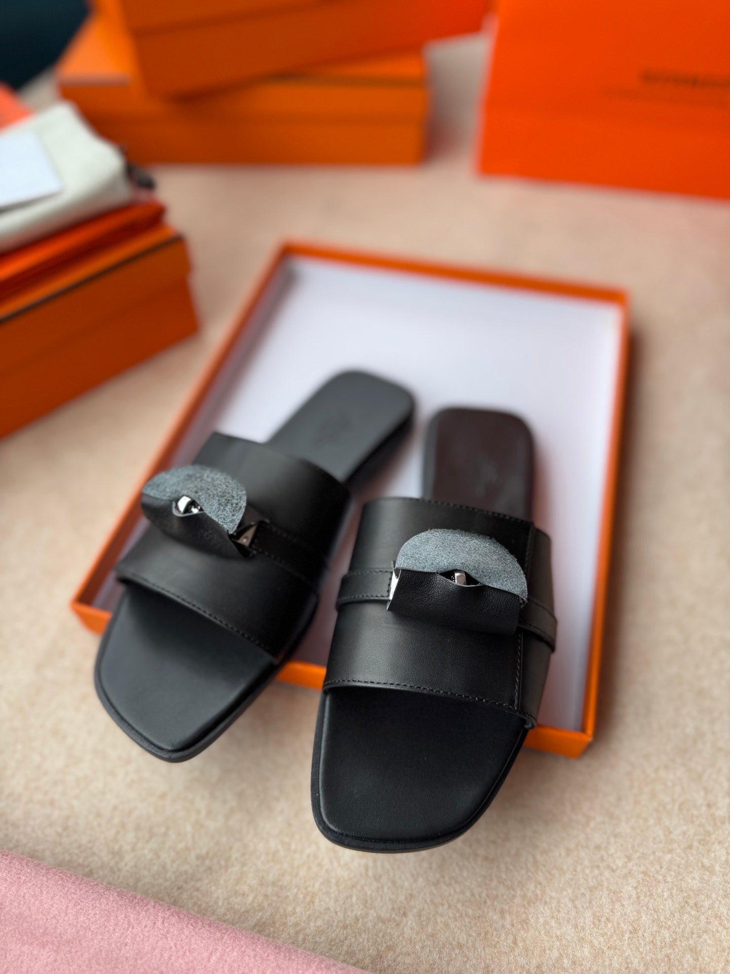 0RAN SANDALS IN BLACK CALFSKIN - 34