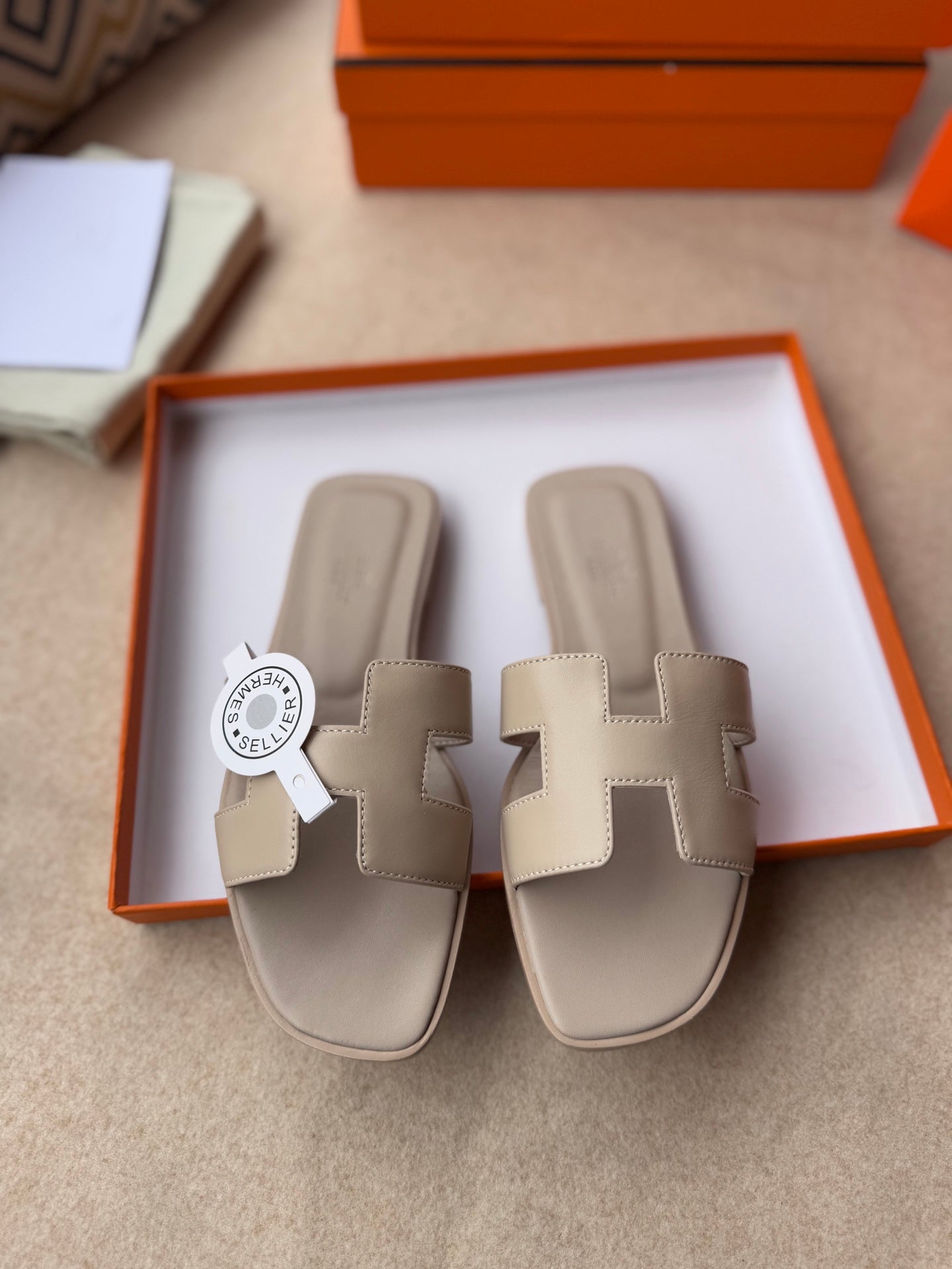 0RAN SANDALS IN KHAKI BROWN CALFSKIN - 34