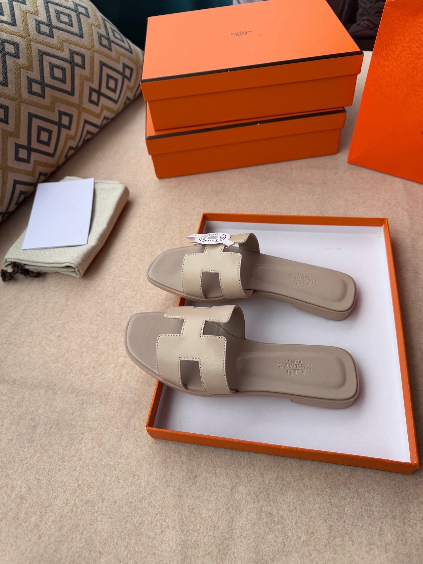 0RAN SANDALS IN KHAKI BROWN CALFSKIN - 34