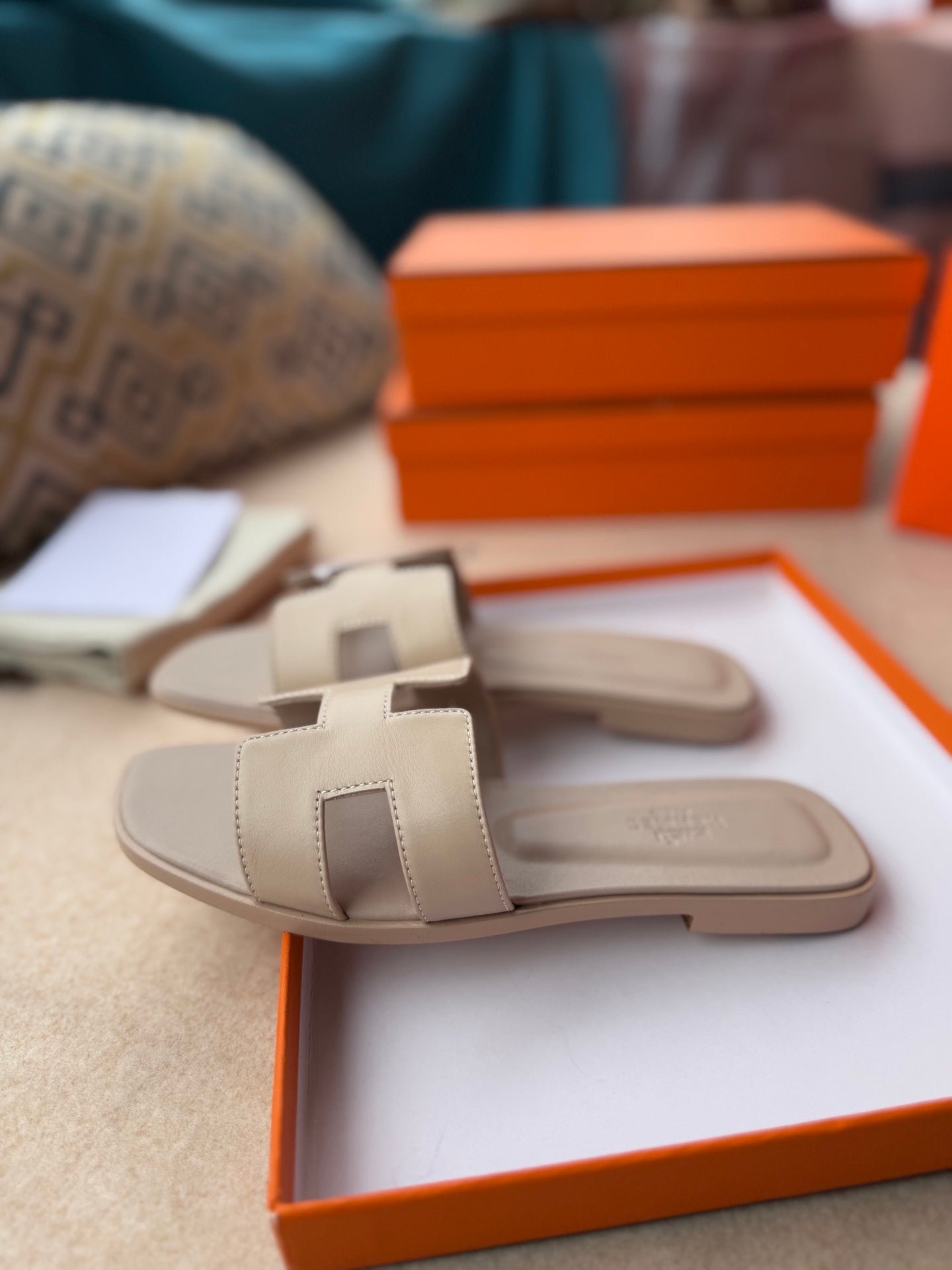 0RAN SANDALS IN KHAKI BROWN CALFSKIN - 34