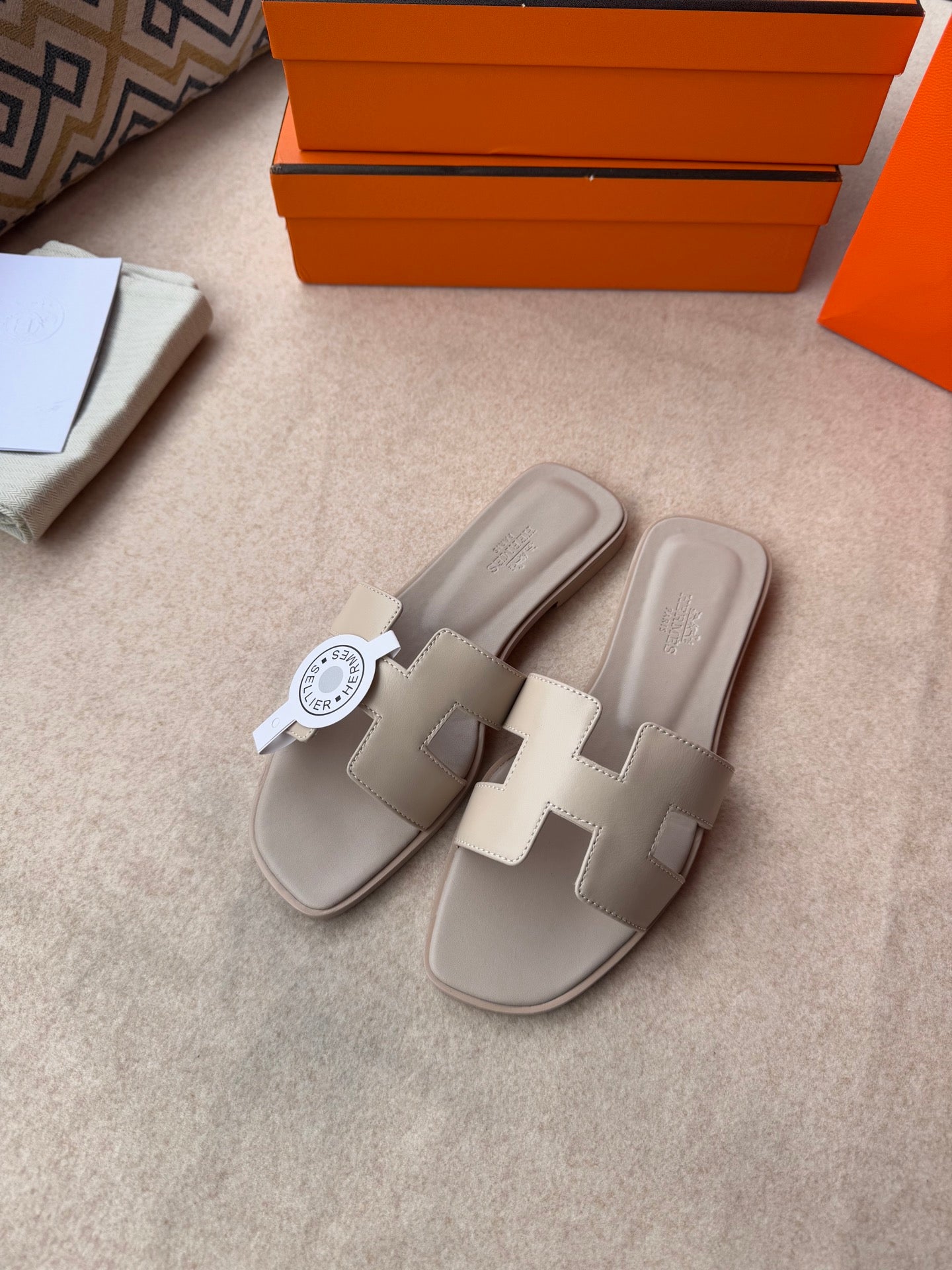 0RAN SANDALS IN KHAKI BROWN CALFSKIN - 34