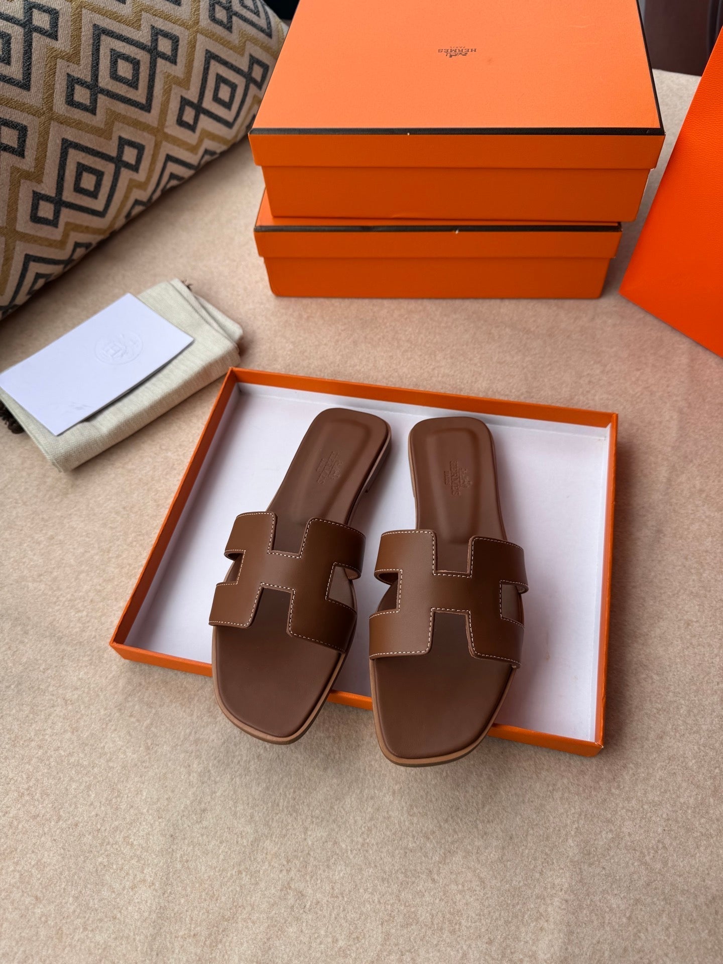 0RAN SANDALS IN PECAN BROWN CALFSKIN - 34
