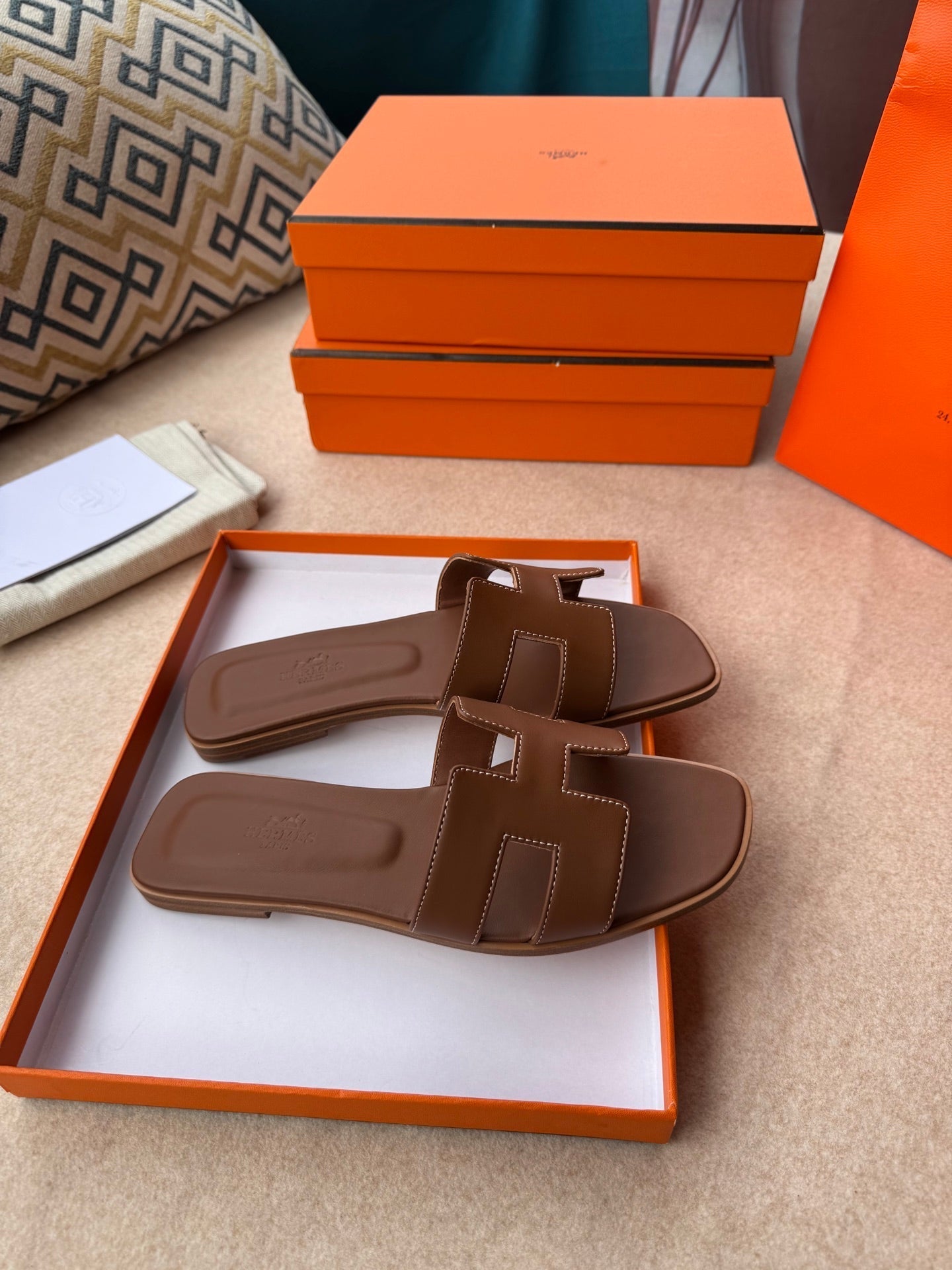 0RAN SANDALS IN PECAN BROWN CALFSKIN - 34