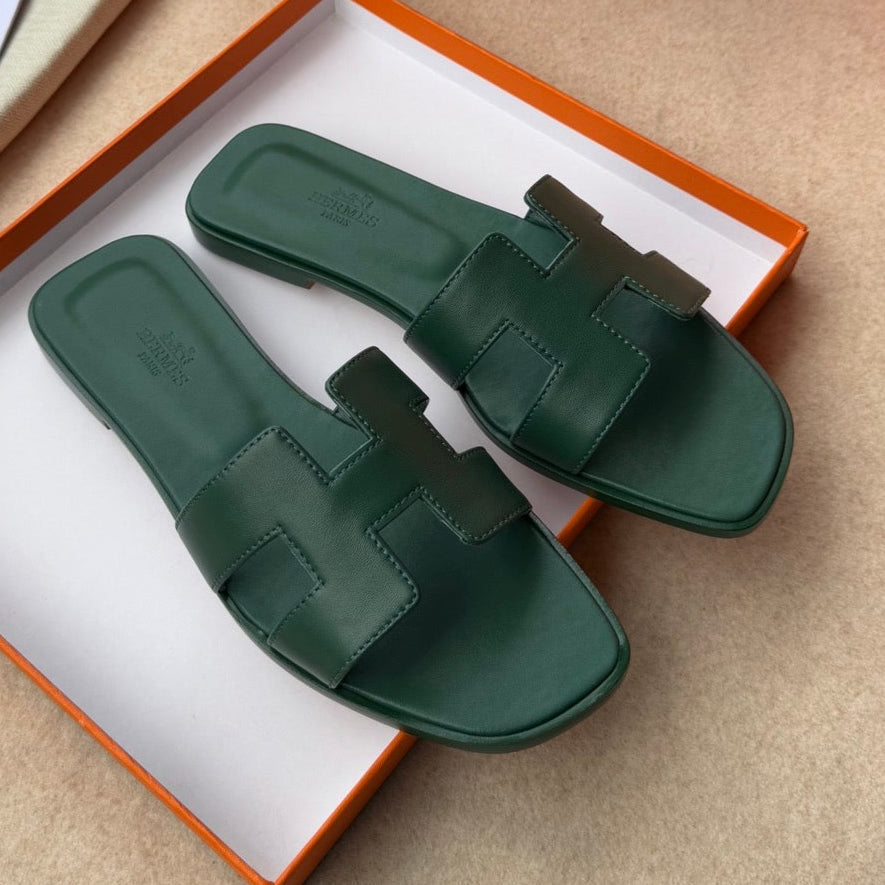 0RAN SANDALS IN FOREST GREEN CALFSKIN - 34