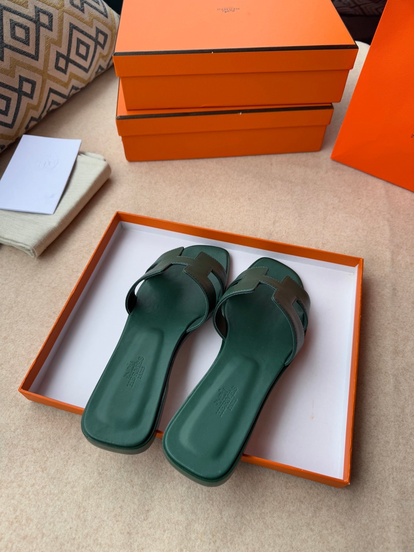 0RAN SANDALS IN FOREST GREEN CALFSKIN - 34