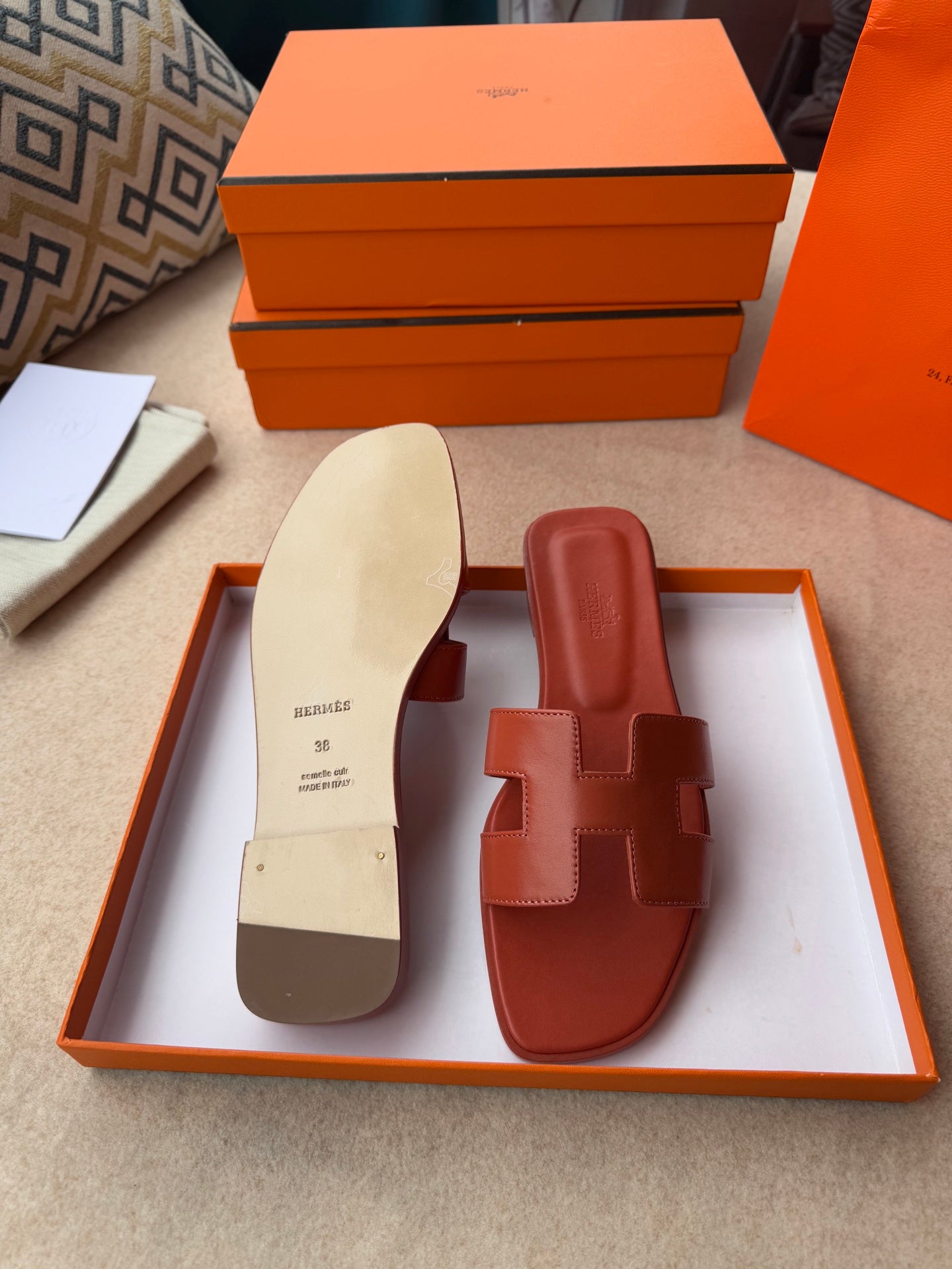 0RAN SANDALS IN GINGER ORANGE CALFSKIN - 34