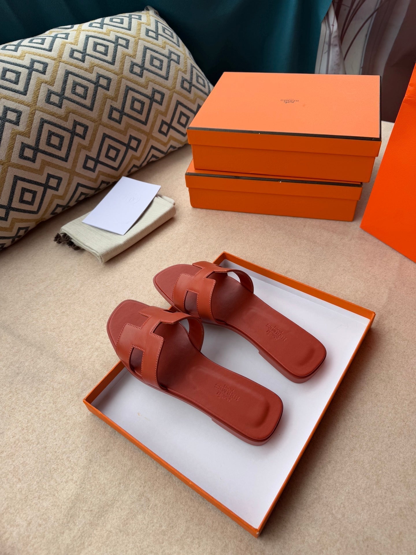 0RAN SANDALS IN GINGER ORANGE CALFSKIN - 34