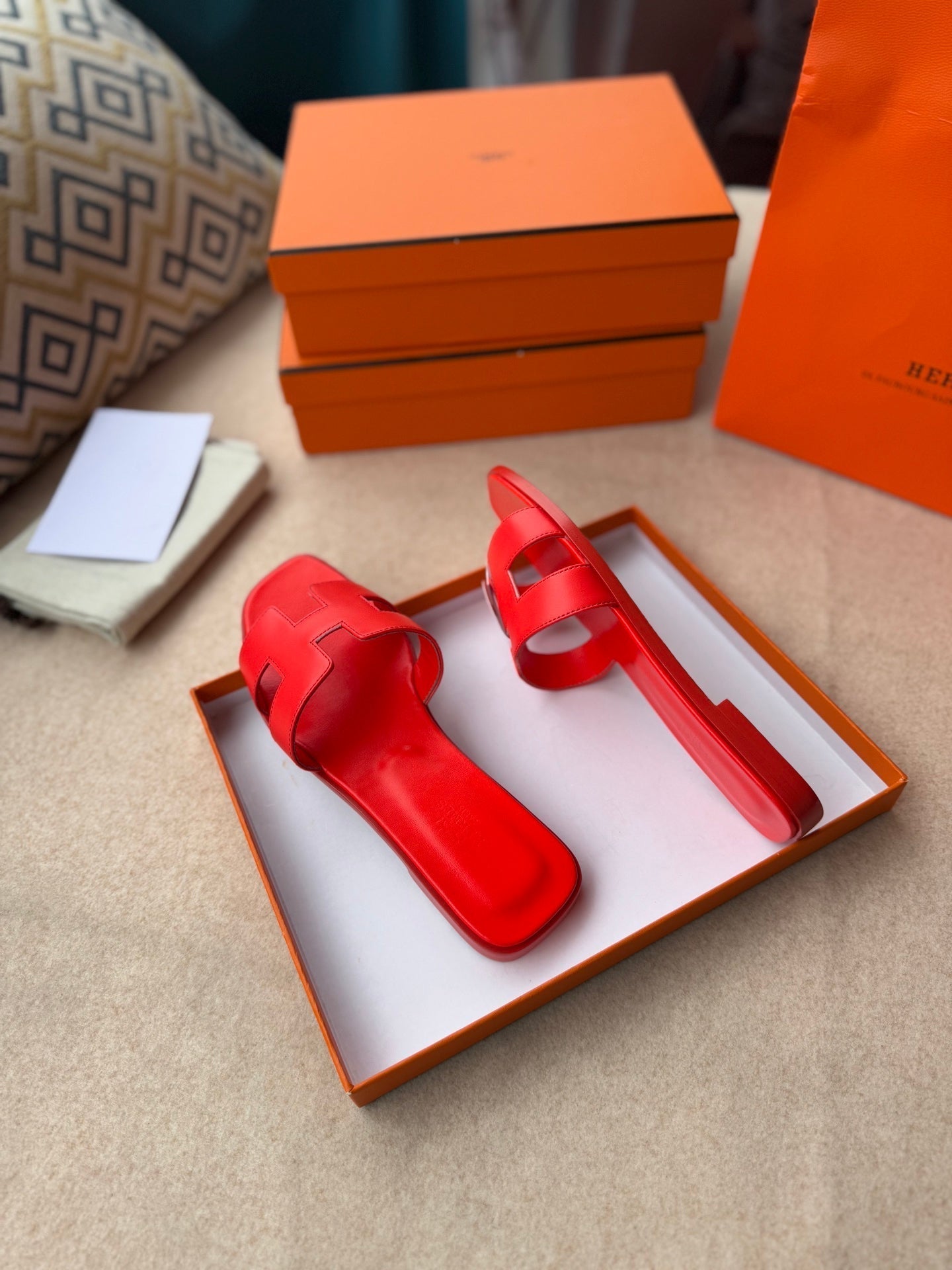 0RAN SANDALS IN CHERRY RED CALFSKIN - 34