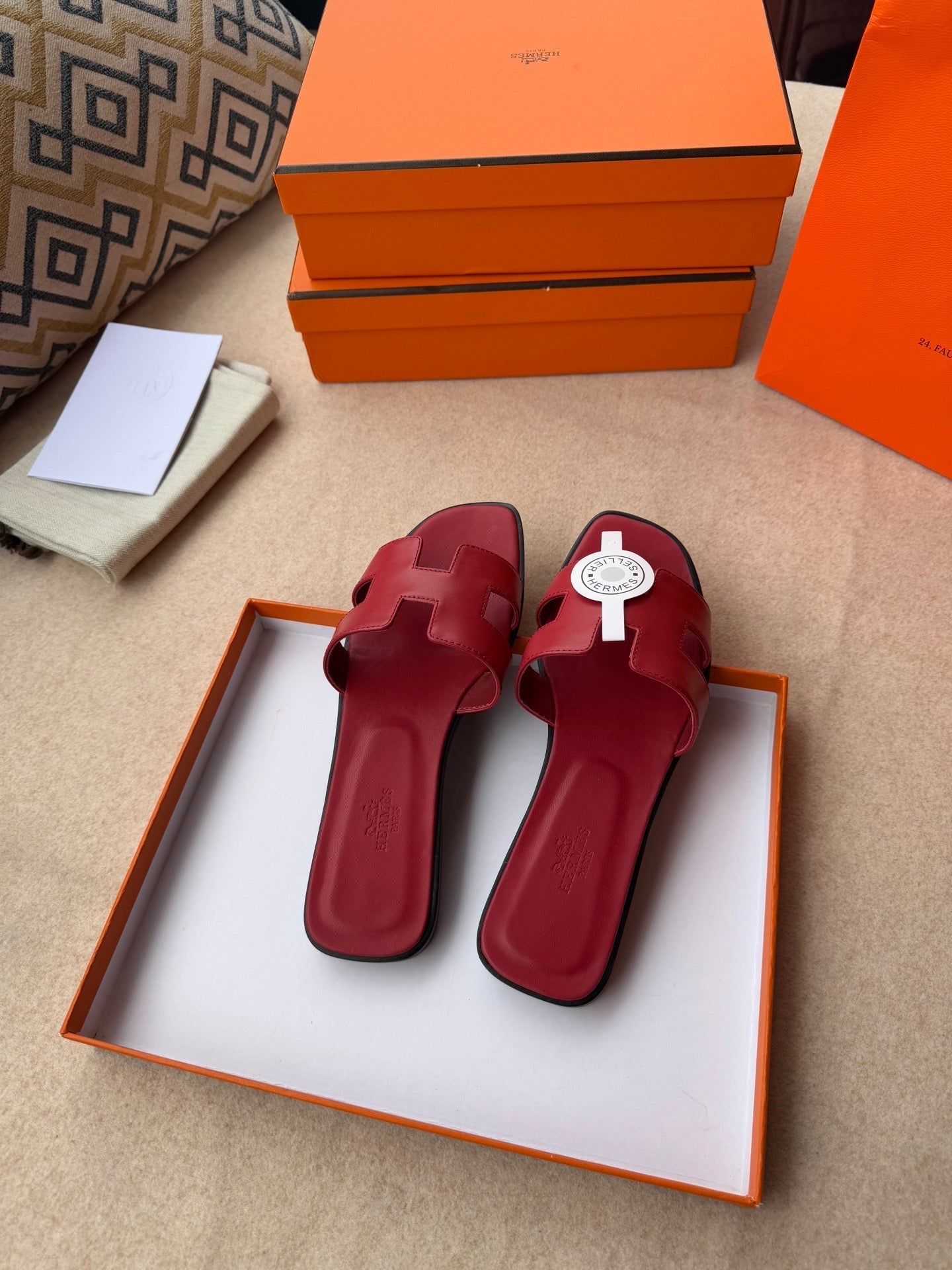 0RAN SANDALS IN JAM RED CALFSKIN - 34