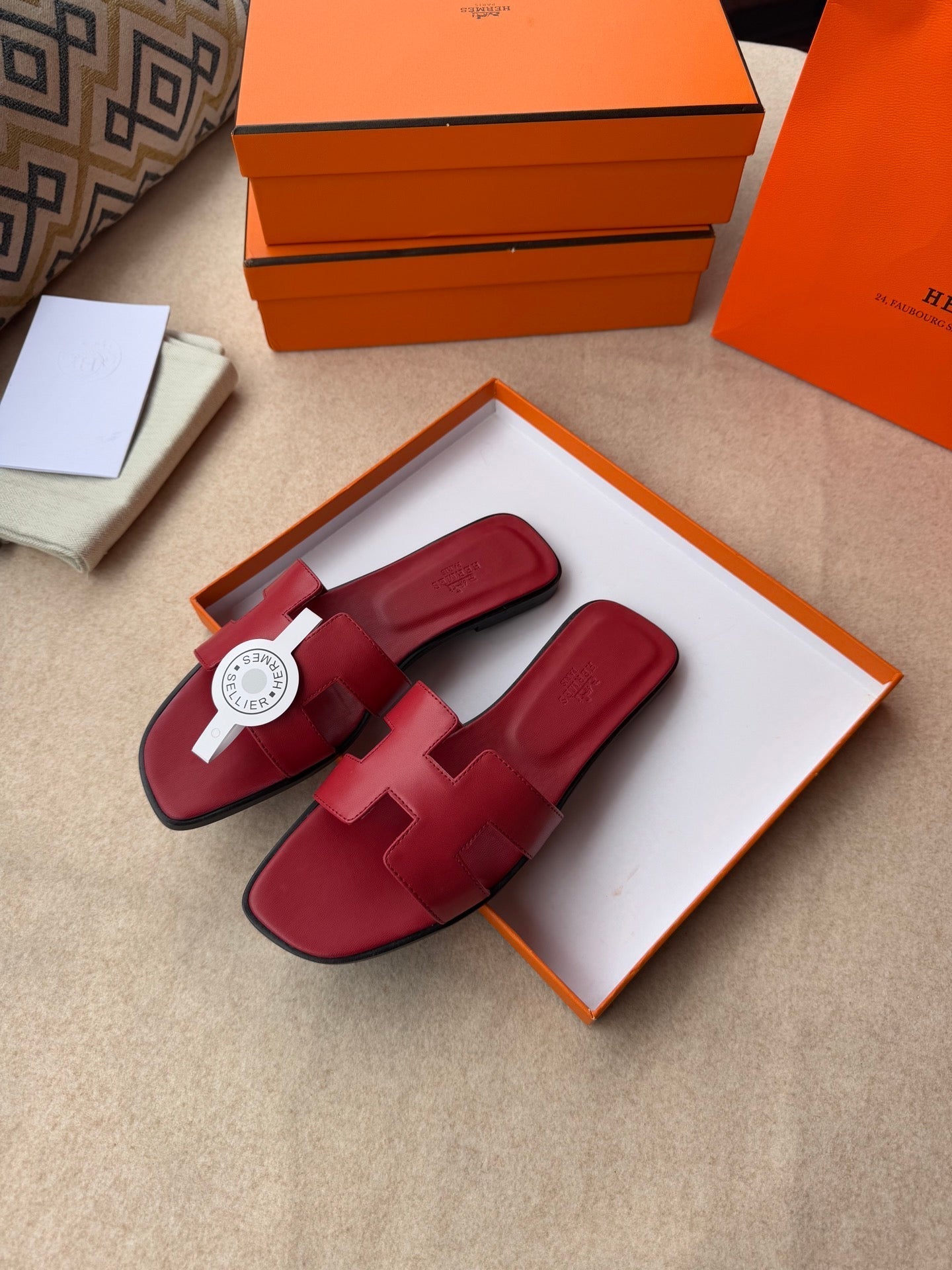 0RAN SANDALS IN JAM RED CALFSKIN - 34