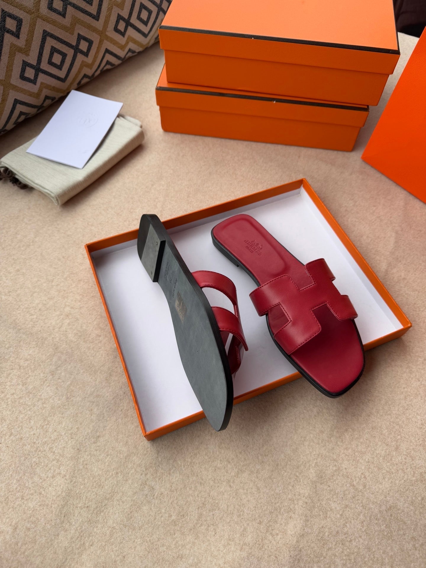 0RAN SANDALS IN JAM RED CALFSKIN - 34