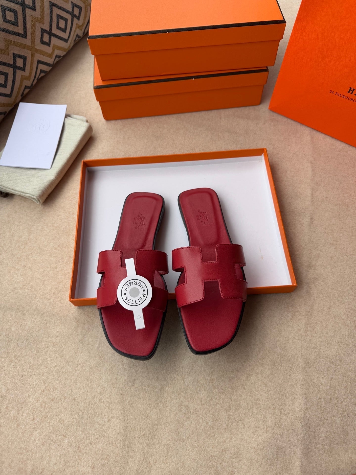 0RAN SANDALS IN JAM RED CALFSKIN - 34