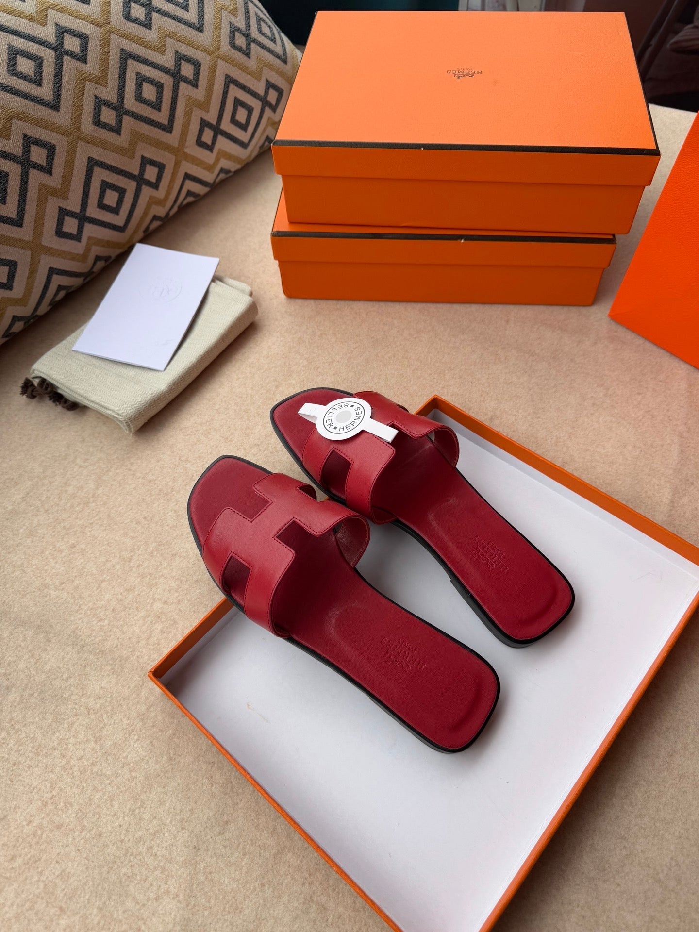 0RAN SANDALS IN JAM RED CALFSKIN - 34