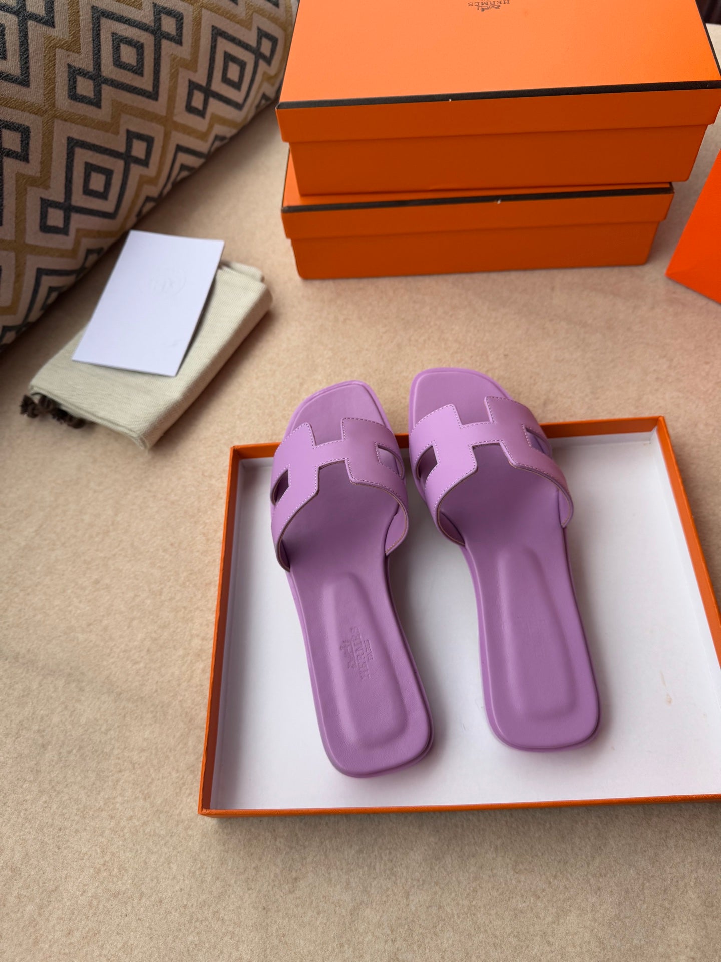 0RAN SANDALS IN LILAC PURPLE CALFSKIN - 34