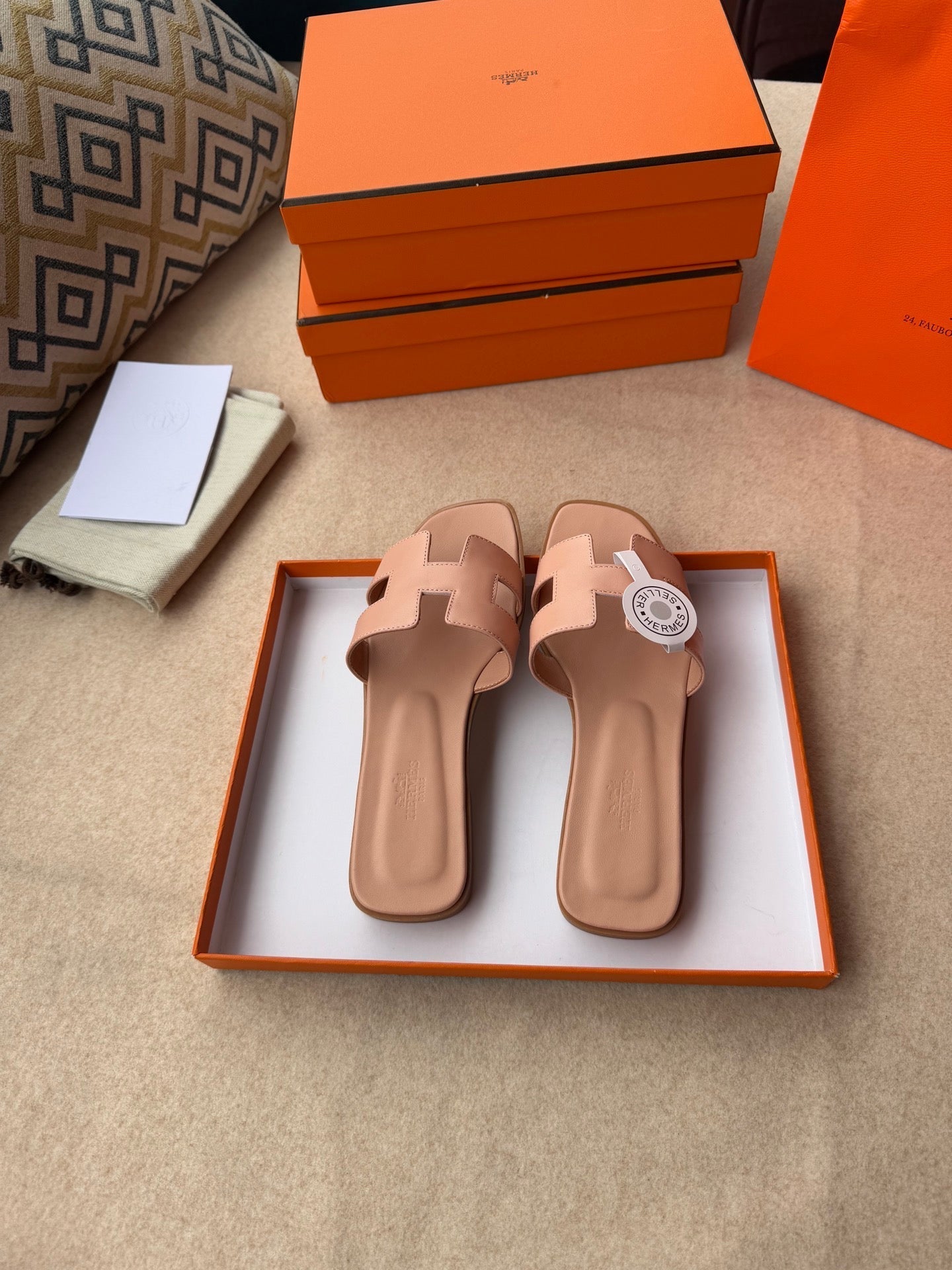 0RAN SANDALS IN PEACH PINK CALFSKIN - 34