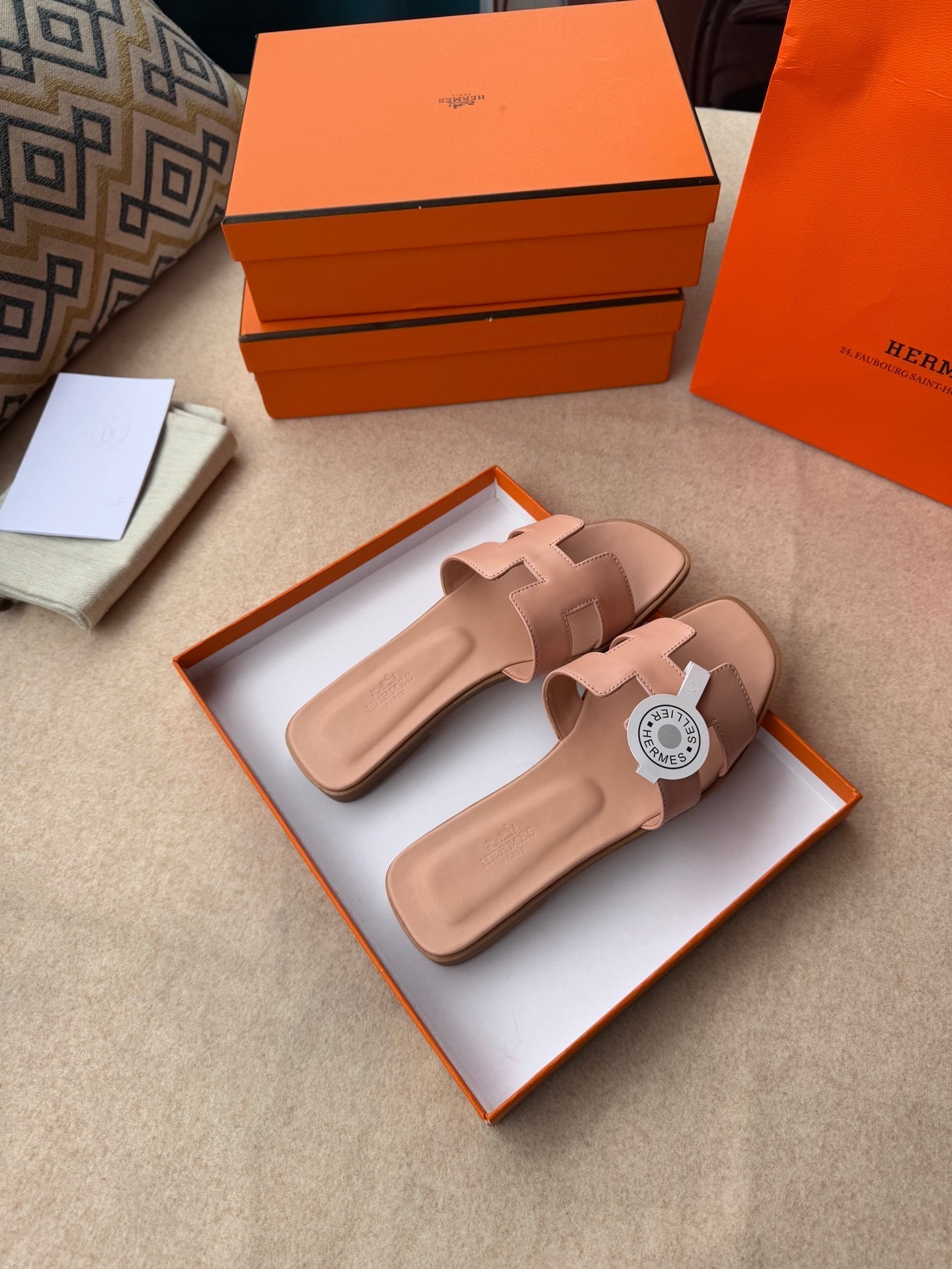 0RAN SANDALS IN PEACH PINK CALFSKIN - 34