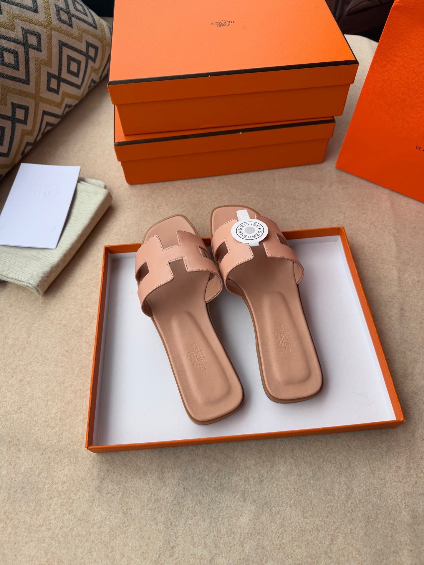 0RAN SANDALS IN PEACH PINK CALFSKIN - 34