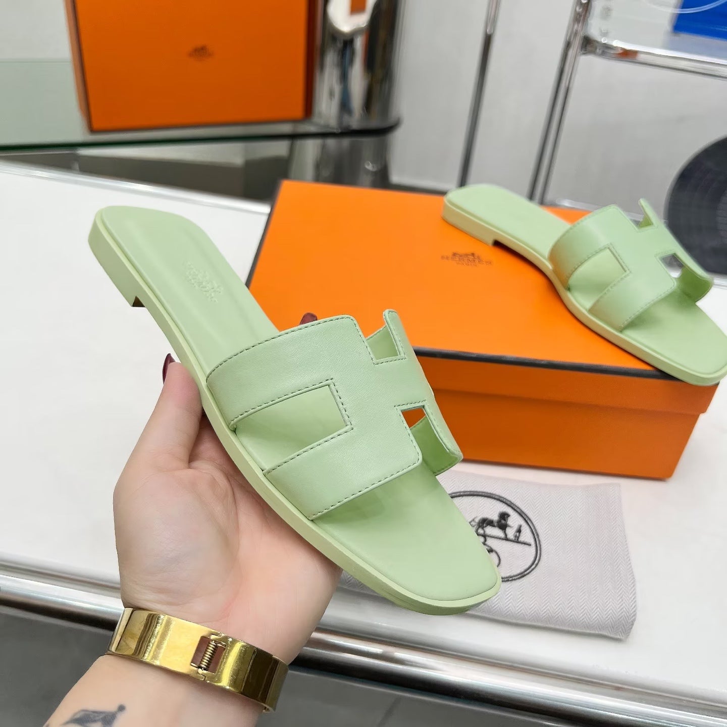 0RAN SANDALS IN GREEN PASTEL CALFSKIN - 34