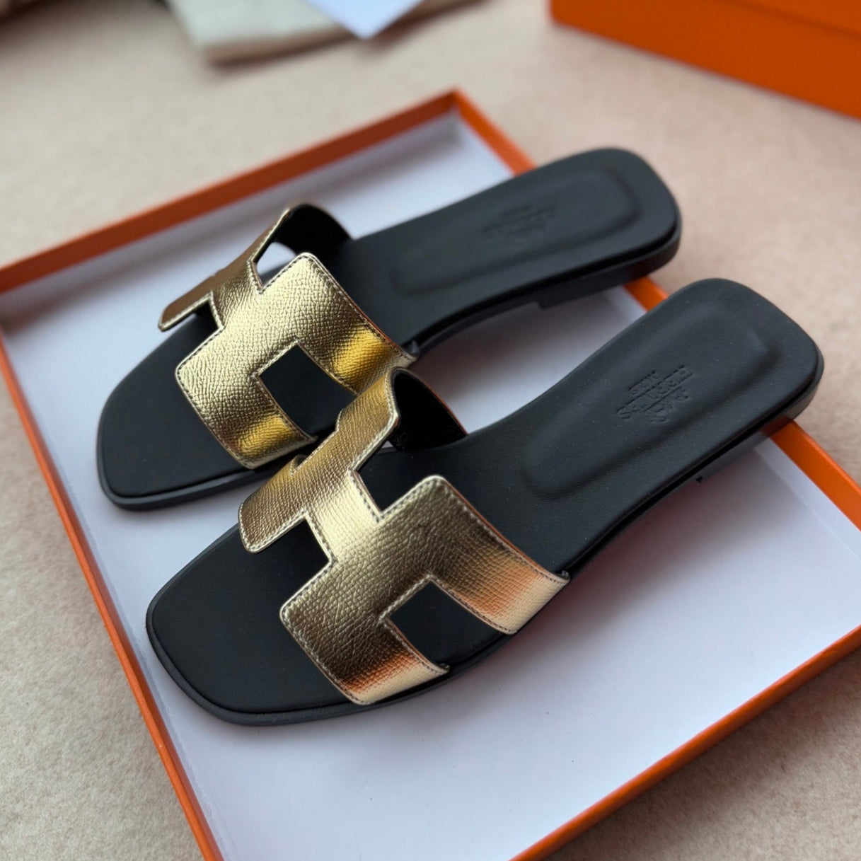 0RAN SANDALS IN LIGHT GOLD CALFSKIN - 34