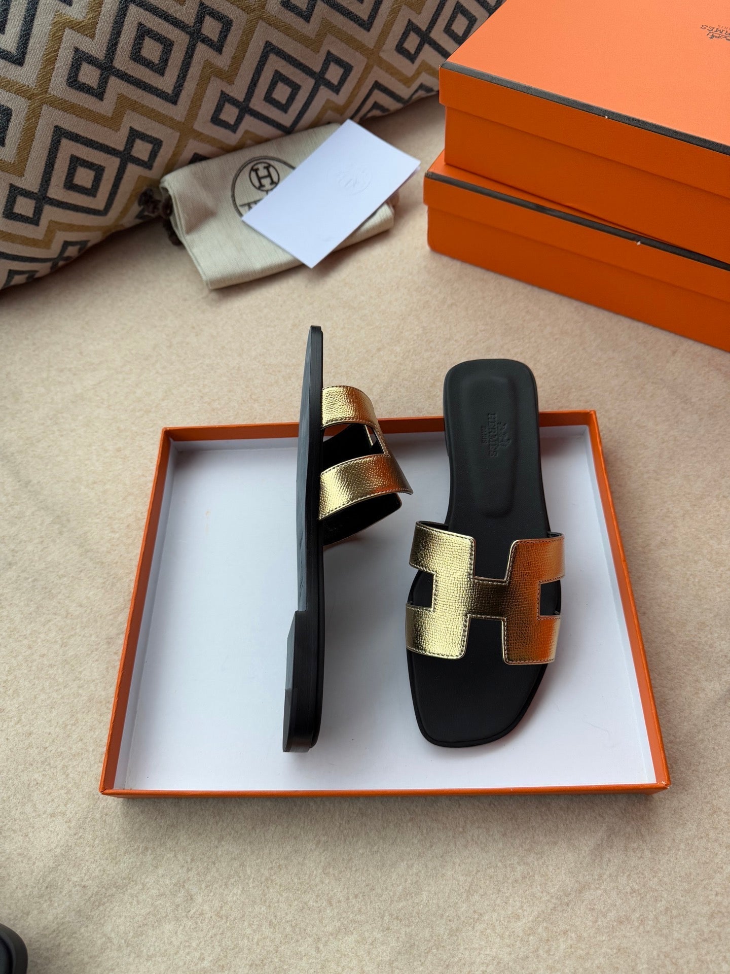 0RAN SANDALS IN LIGHT GOLD CALFSKIN - 34