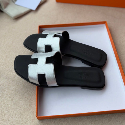 0RAN SANDALS IN SILVER CALFSKIN - 34