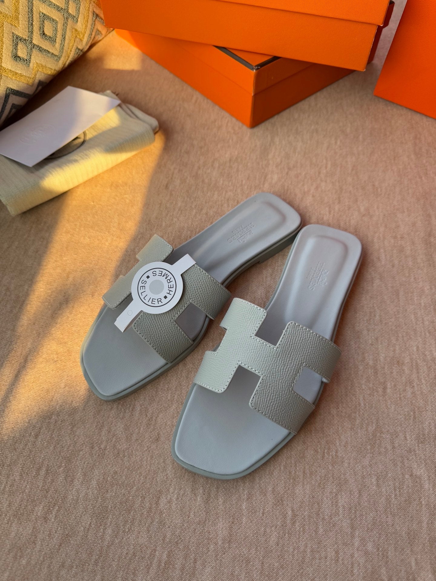 0RAN SANDALS IN WARM GRAY CALFSKIN - 34