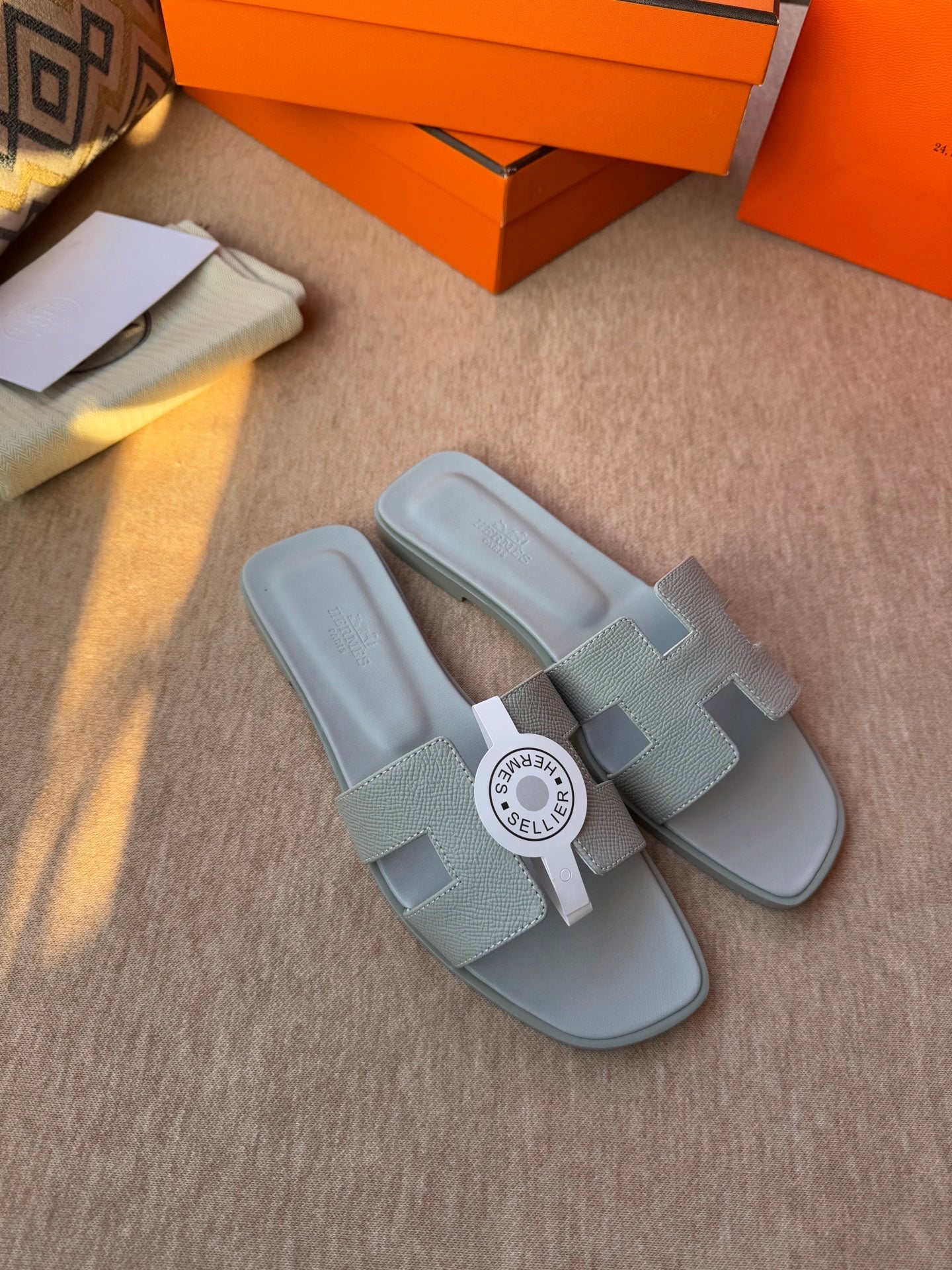 0RAN SANDALS IN WARM GRAY CALFSKIN - 34
