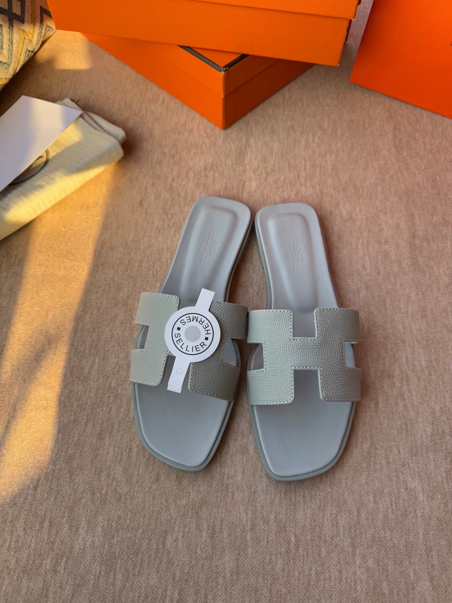 0RAN SANDALS IN WARM GRAY CALFSKIN - 34