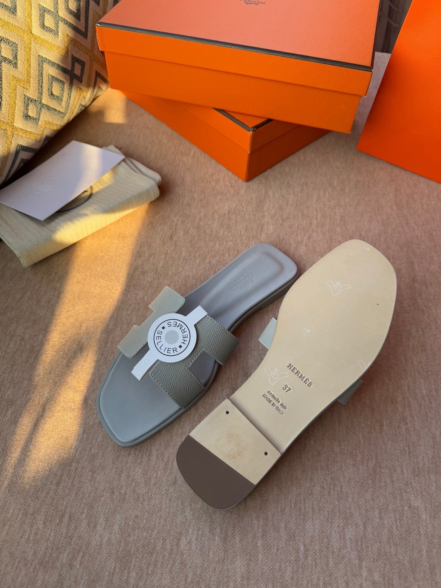 0RAN SANDALS IN WARM GRAY CALFSKIN - 34