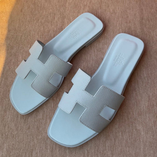 0RAN SANDALS IN ICE BLUE CALFSKIN - 34