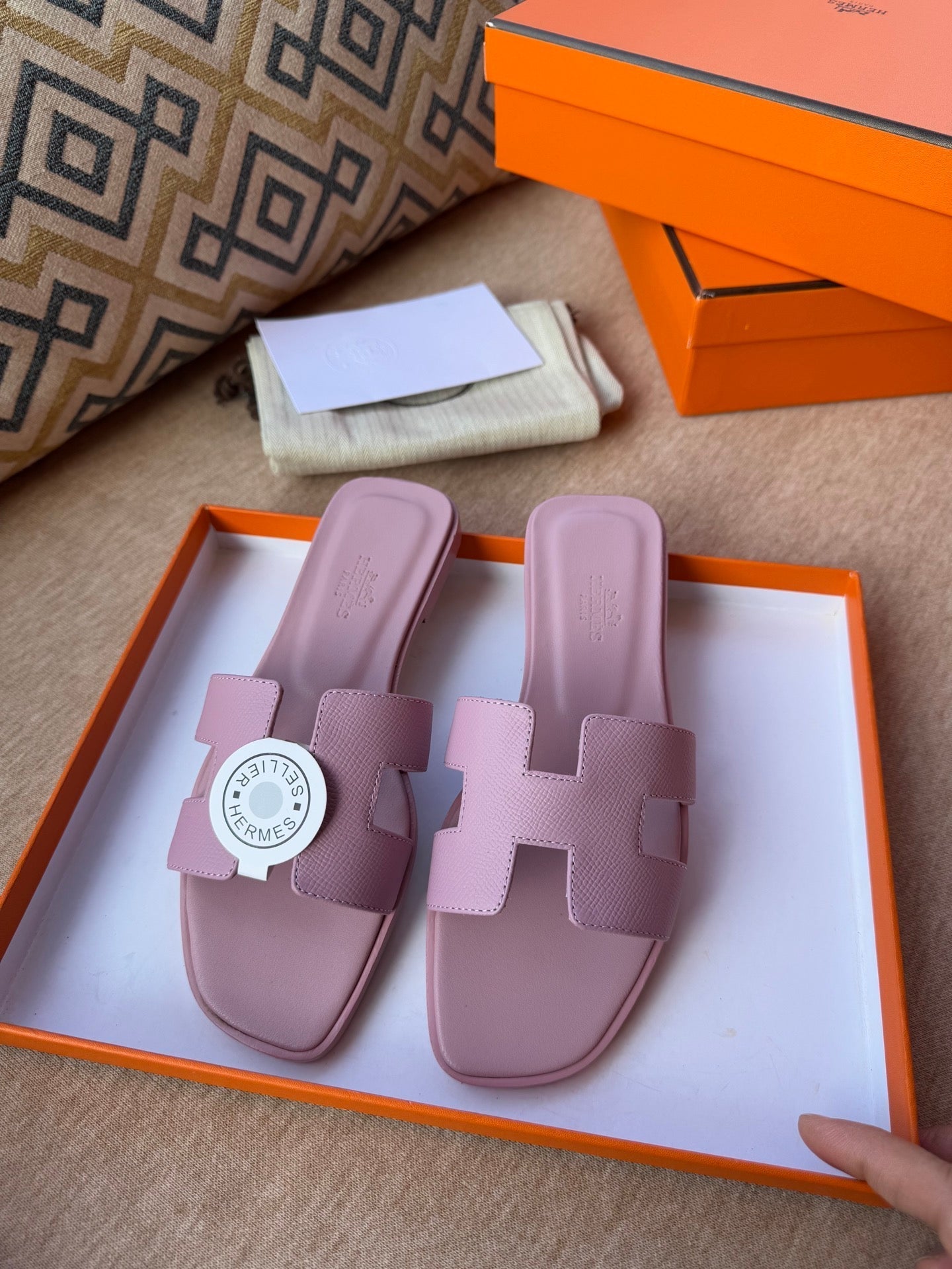 0RAN SANDALS IN PASTEL PURPLE CALFSKIN - 34
