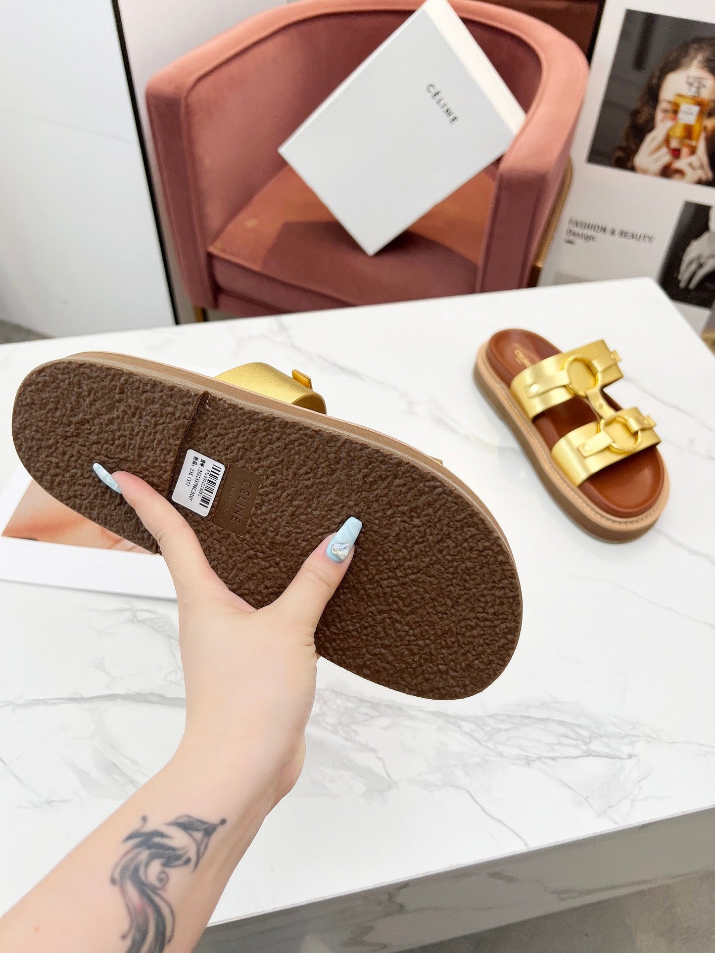 TIPPI SANDAL IN GOLD CALFSKIN - 35