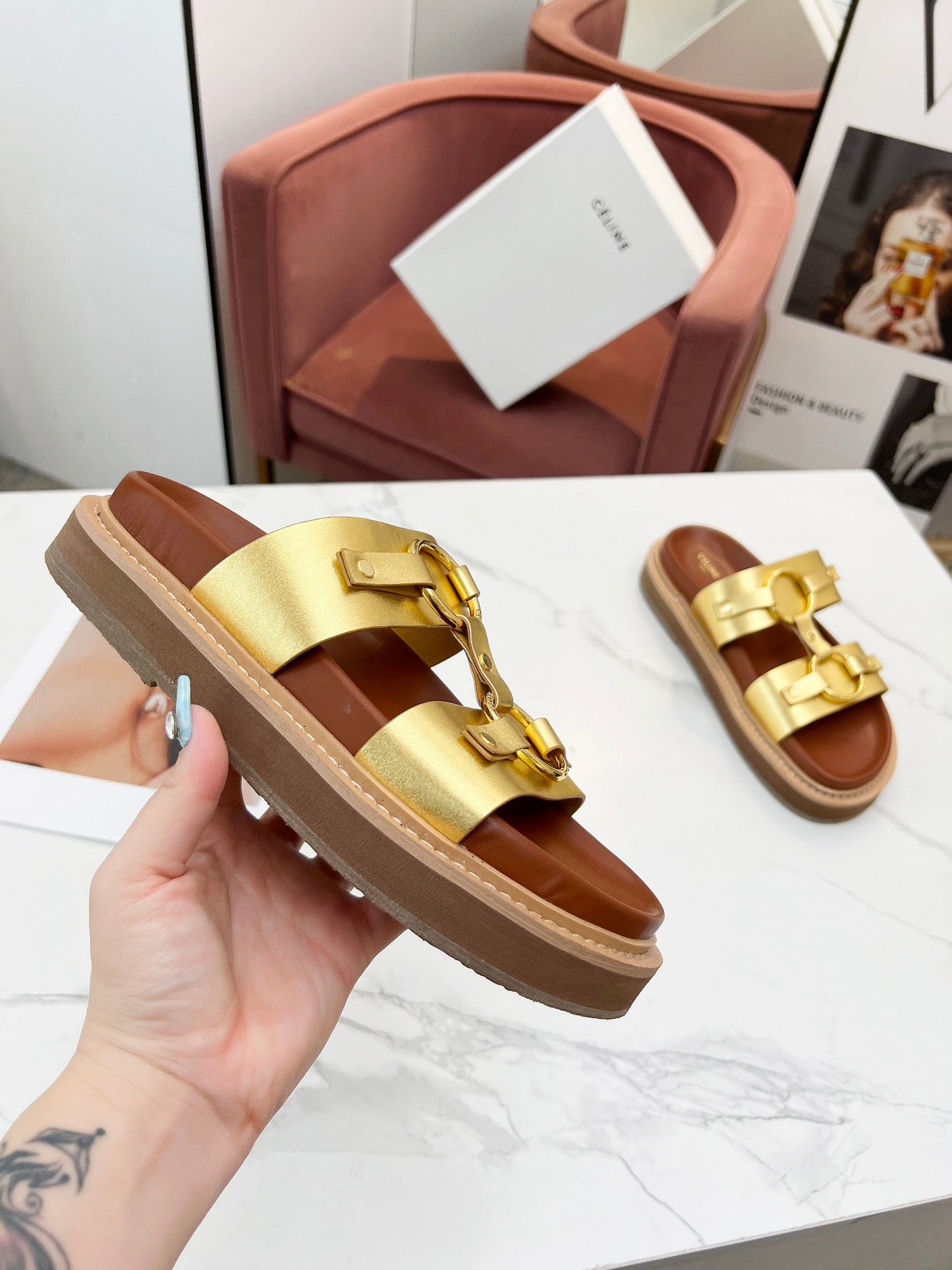 TIPPI SANDAL IN GOLD CALFSKIN - 35