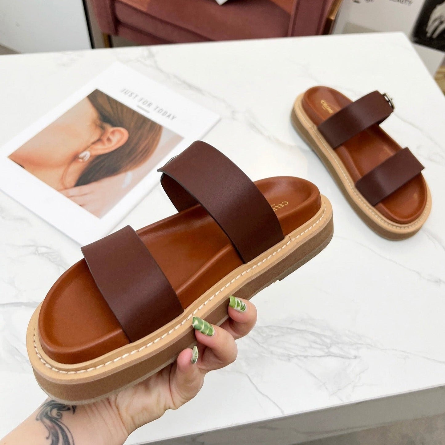 TIPPI IN CALFSKIN - VEGETAL TANNING DARK BROWN - 35