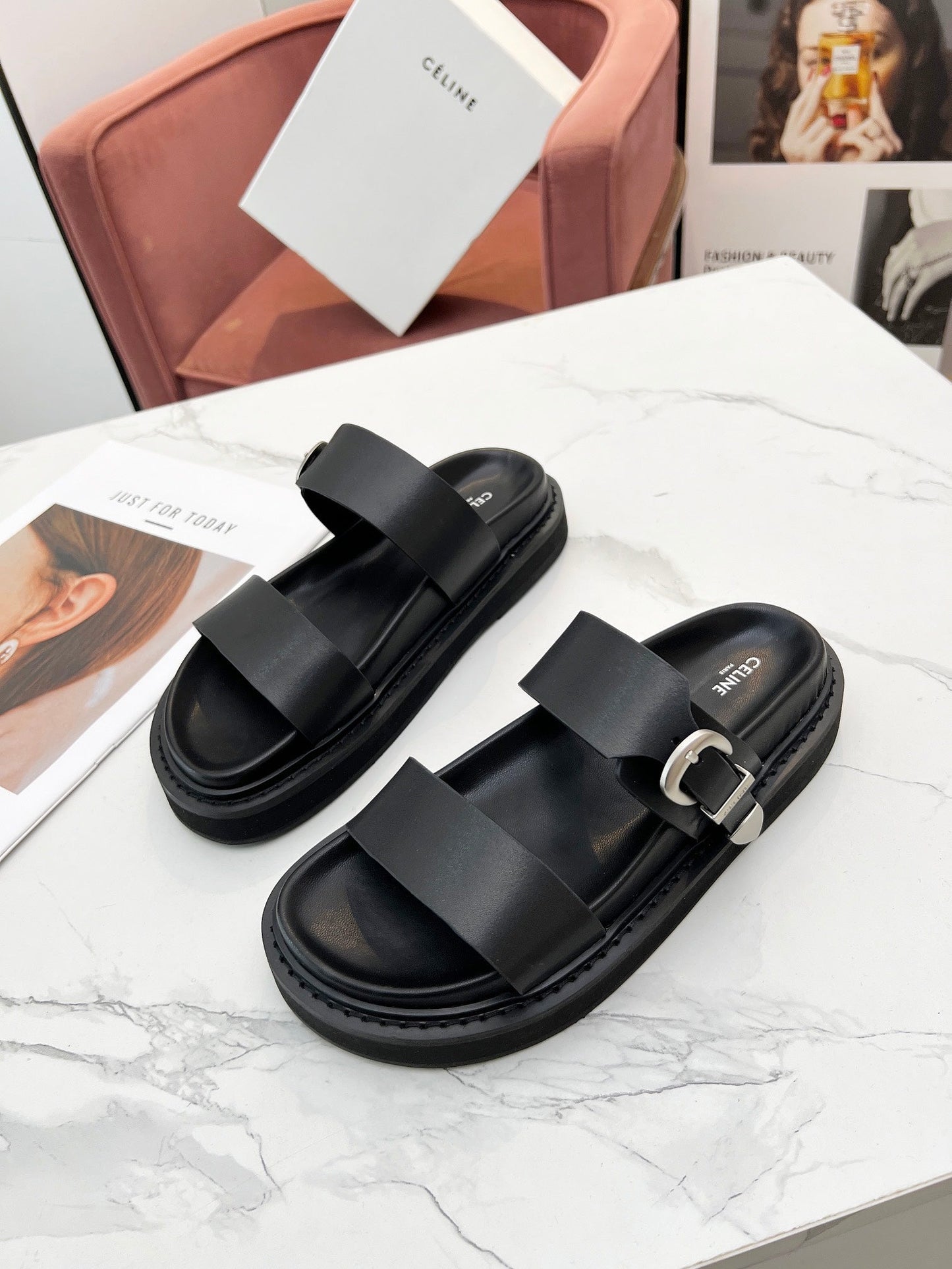 TWO-STRAP SANDALS IN BLACK CALFSKIN - 35