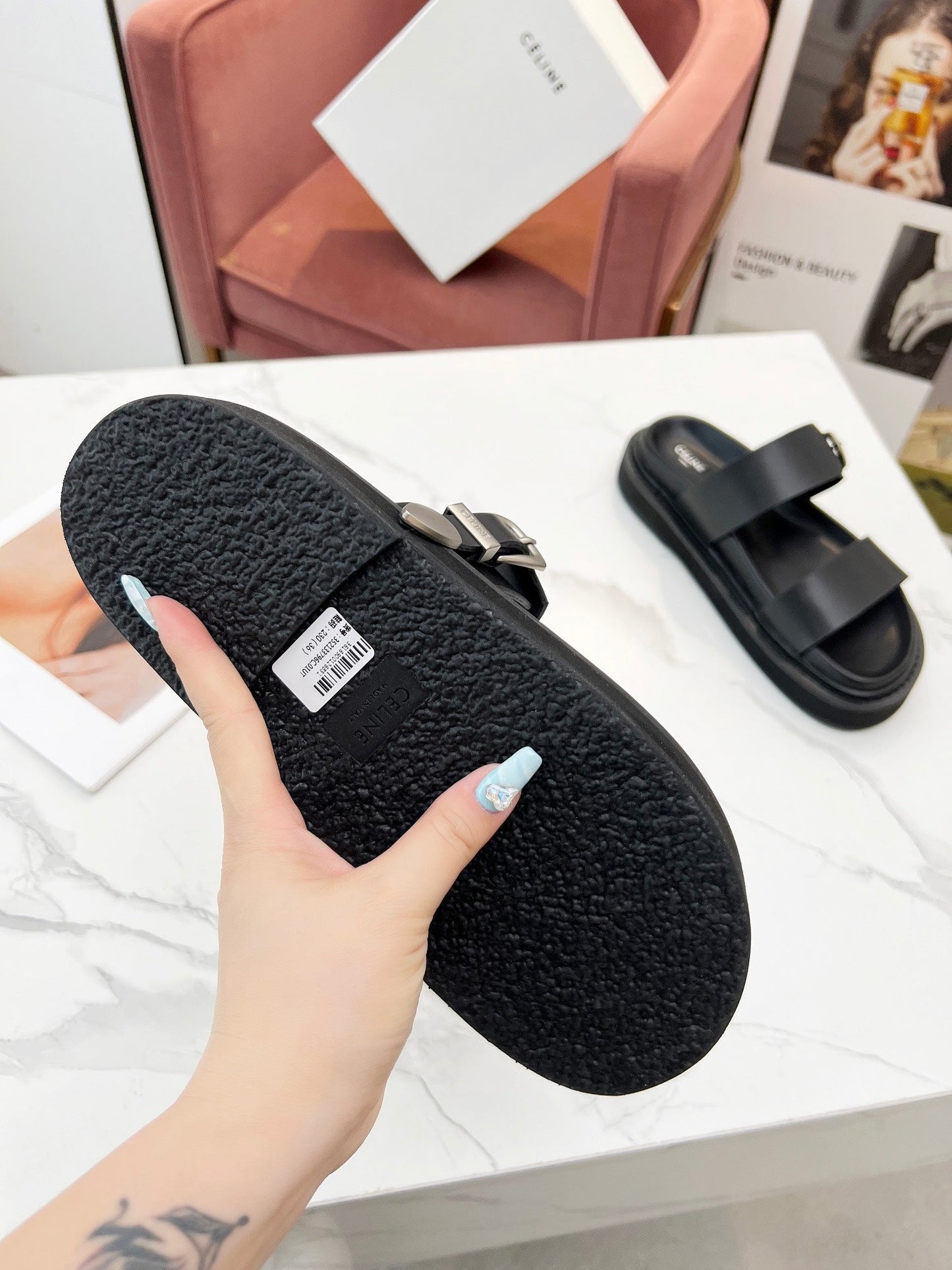 TWO-STRAP SANDALS IN BLACK CALFSKIN - 35