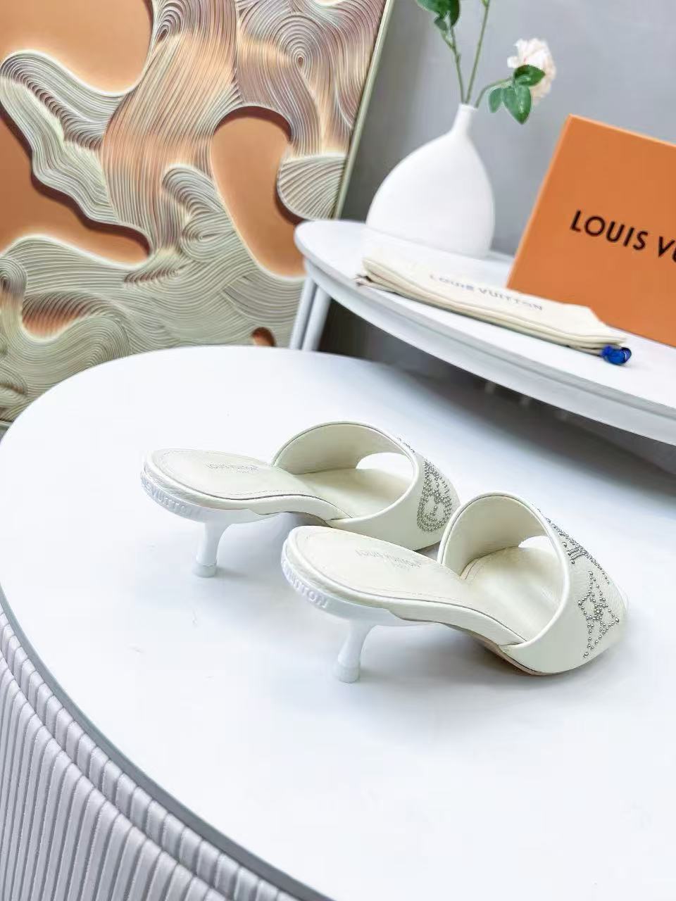 HIGH MULE IN WHITE LAMBSKIN WITH RHINSTONES 55 MM - 35